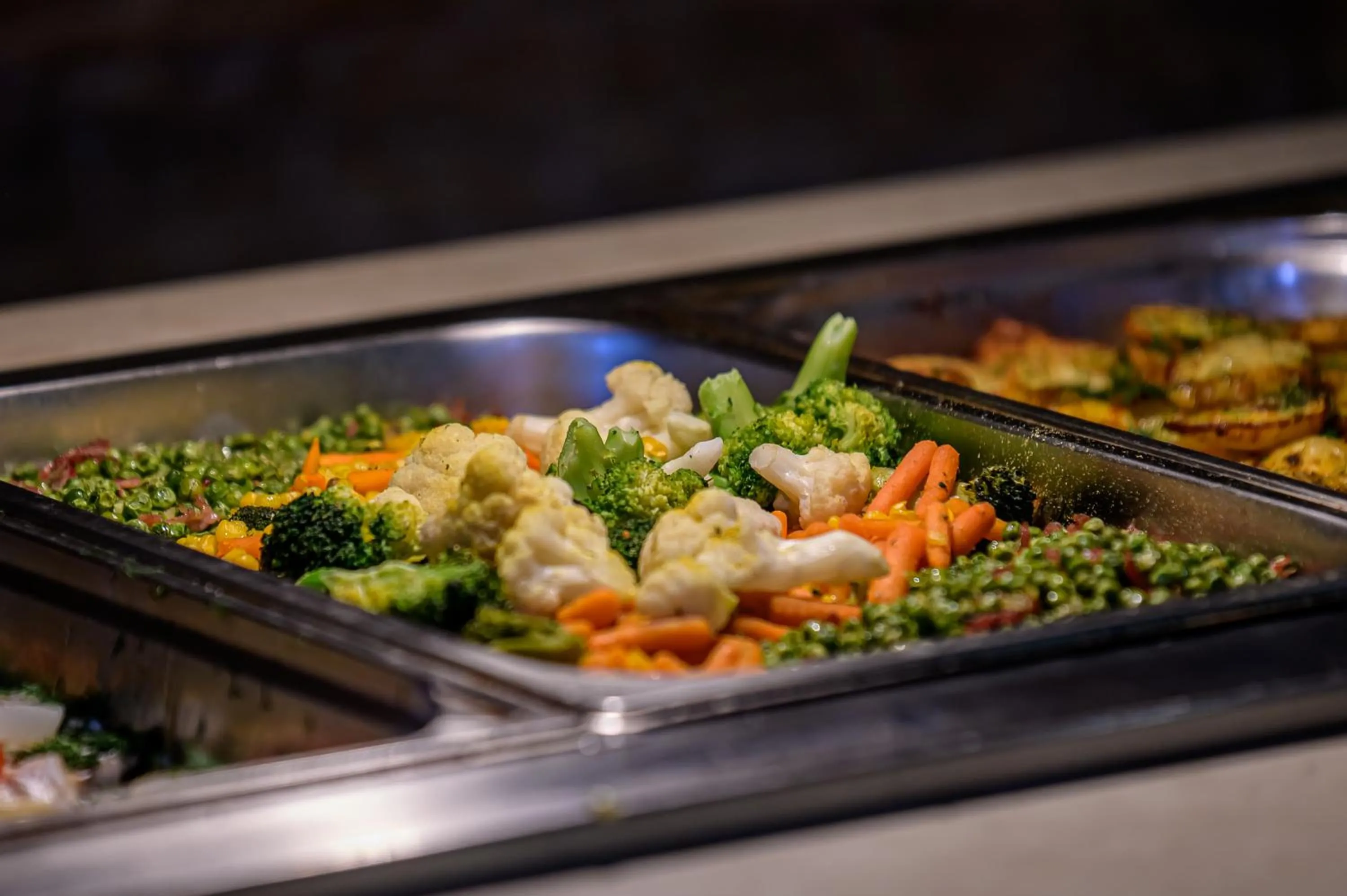 Restaurant/places to eat in Imperial Palace Hotel