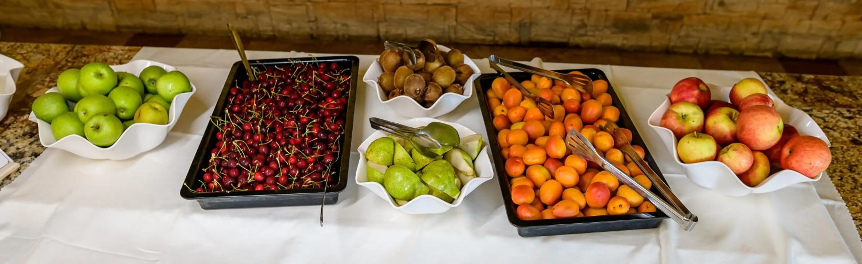 Restaurant/places to eat in Imperial Palace Hotel