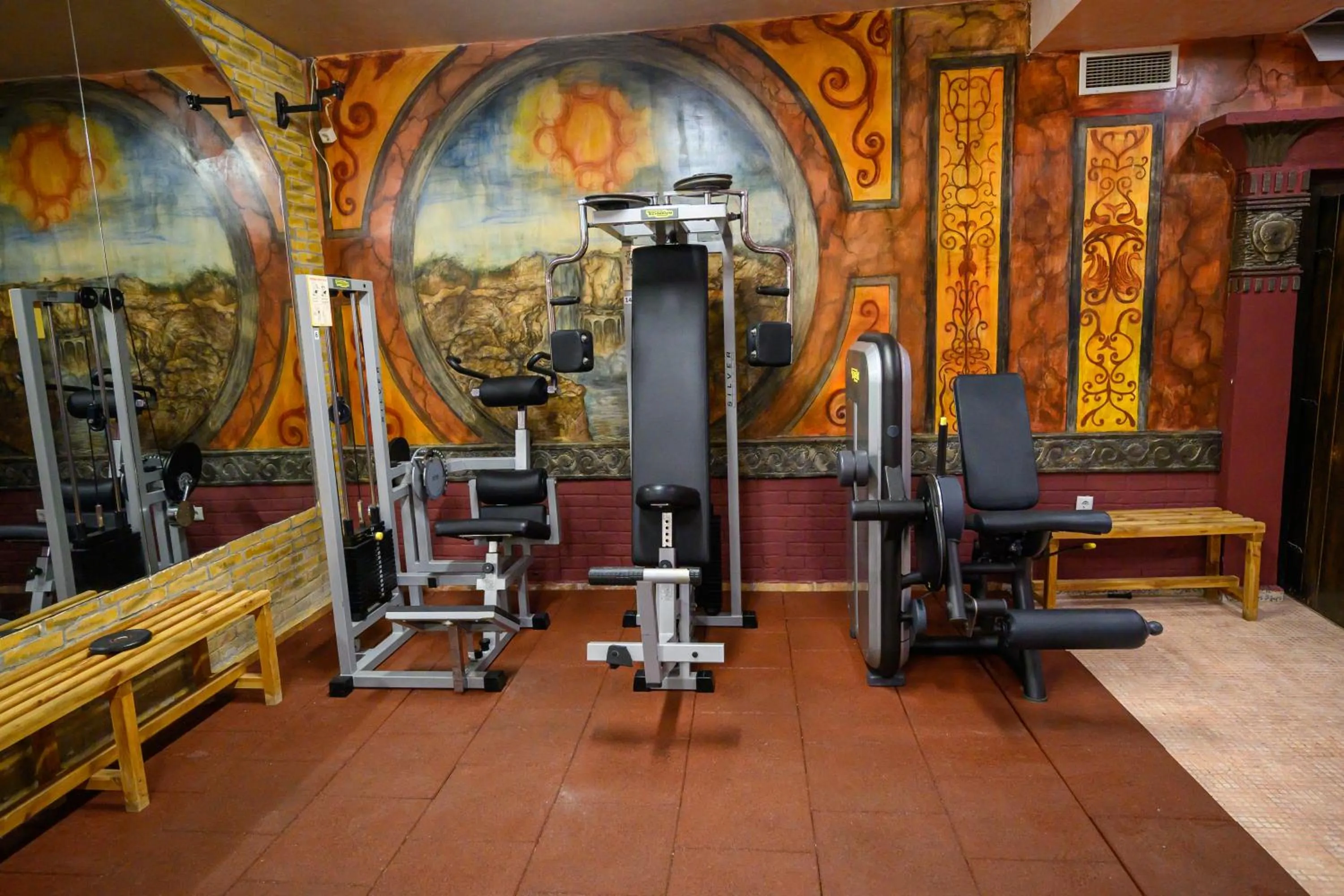 Fitness centre/facilities in Imperial Palace Hotel