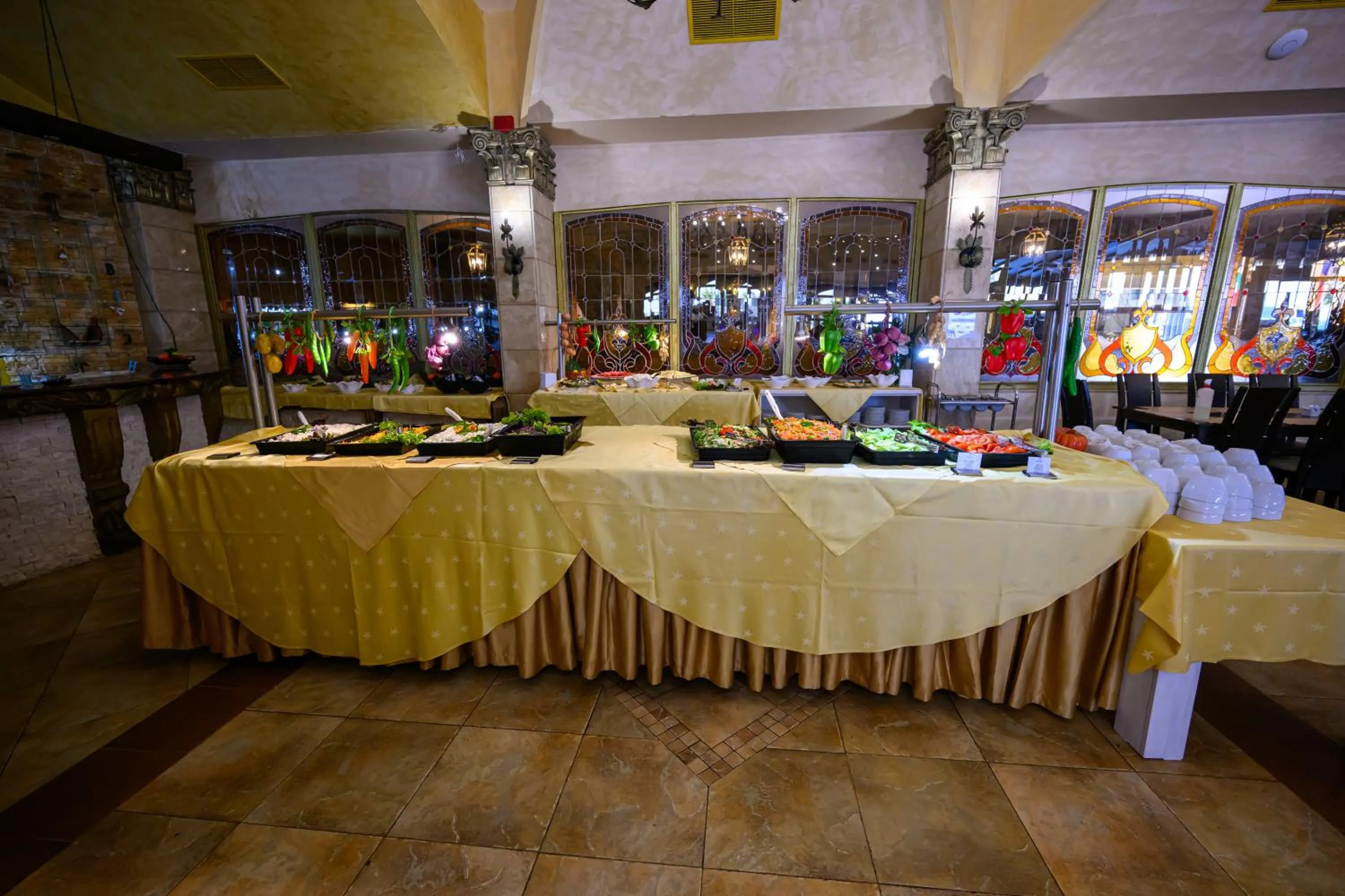 Restaurant/places to eat in Imperial Palace Hotel