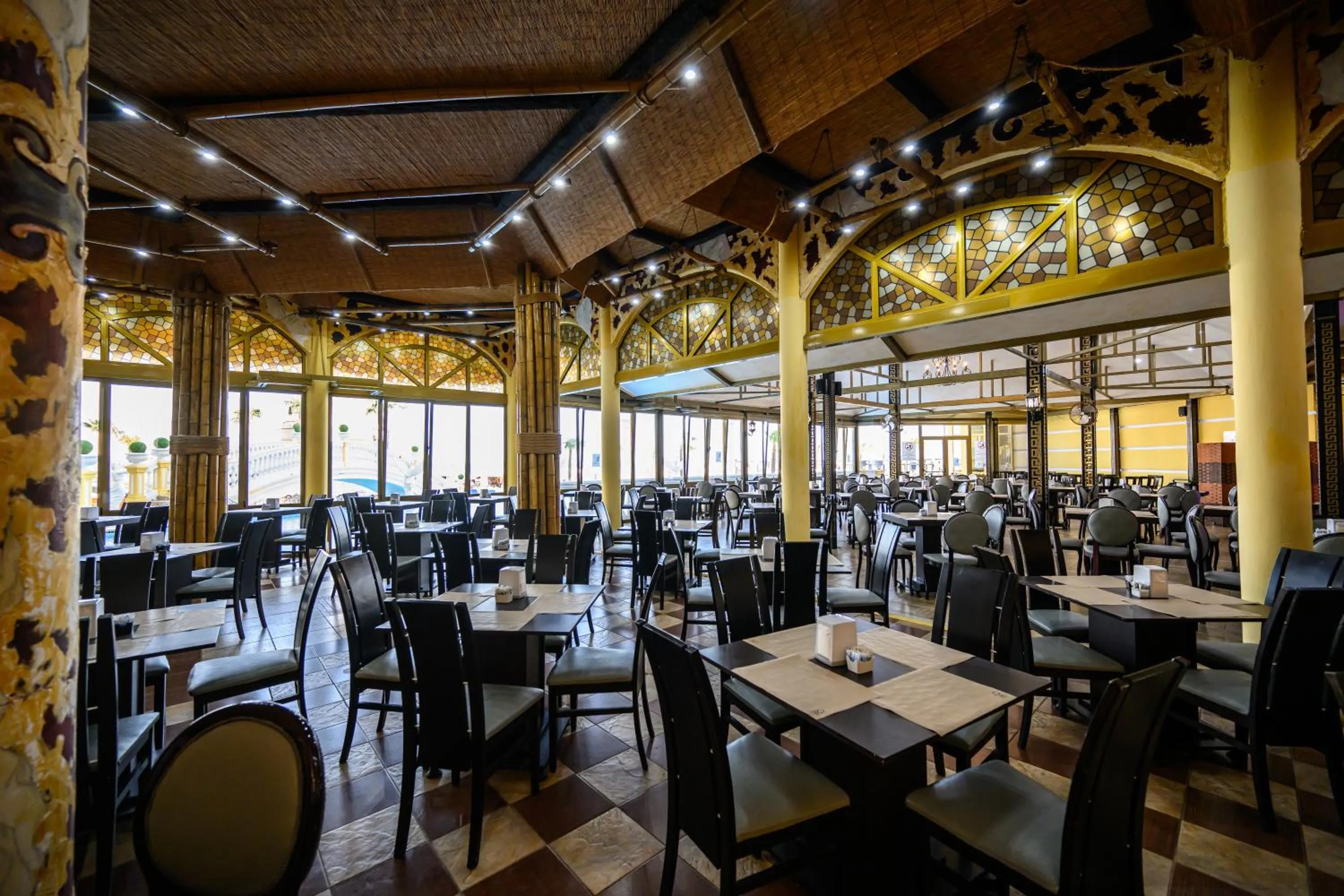 Restaurant/places to eat in Imperial Palace Hotel