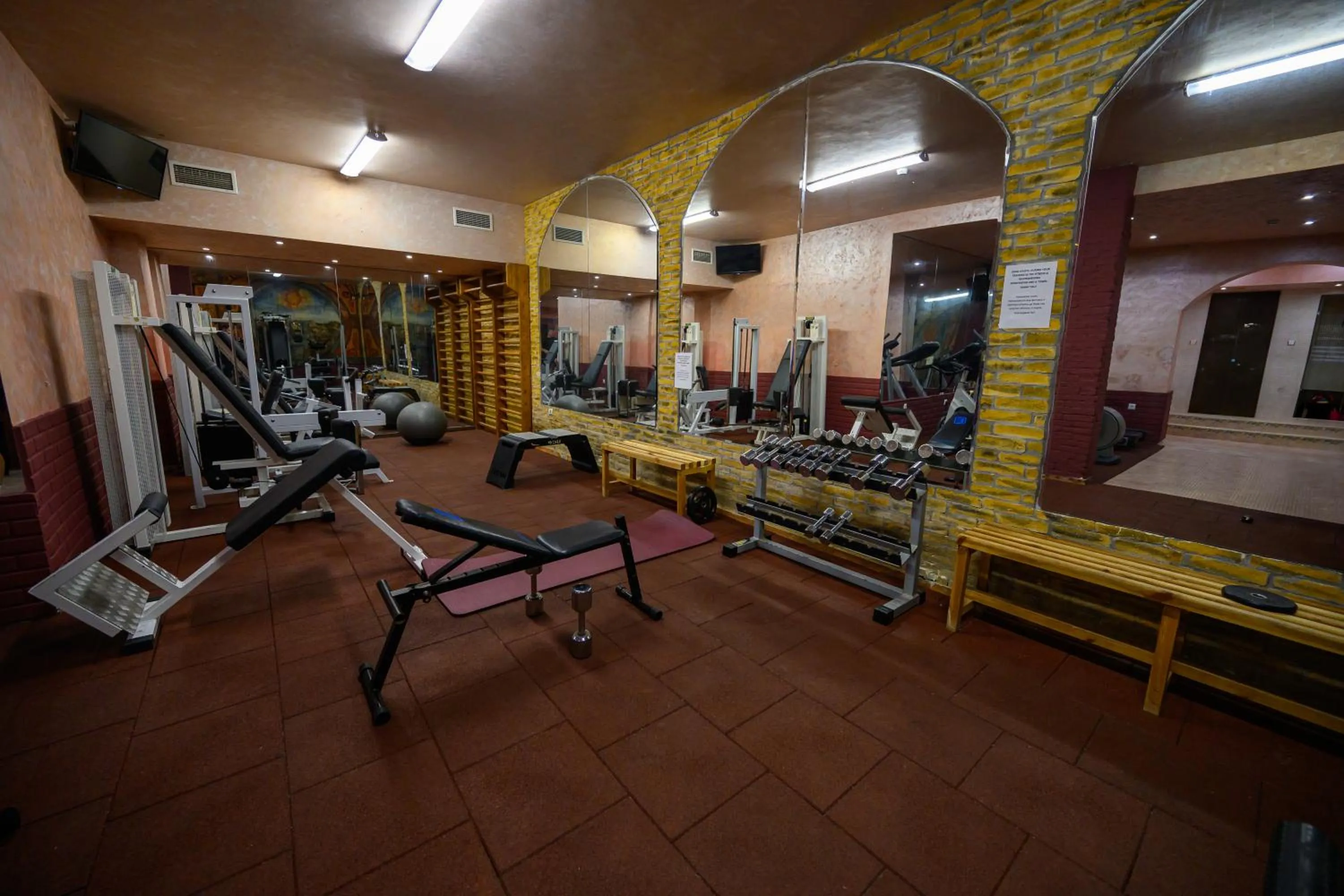 Fitness centre/facilities in Imperial Palace Hotel