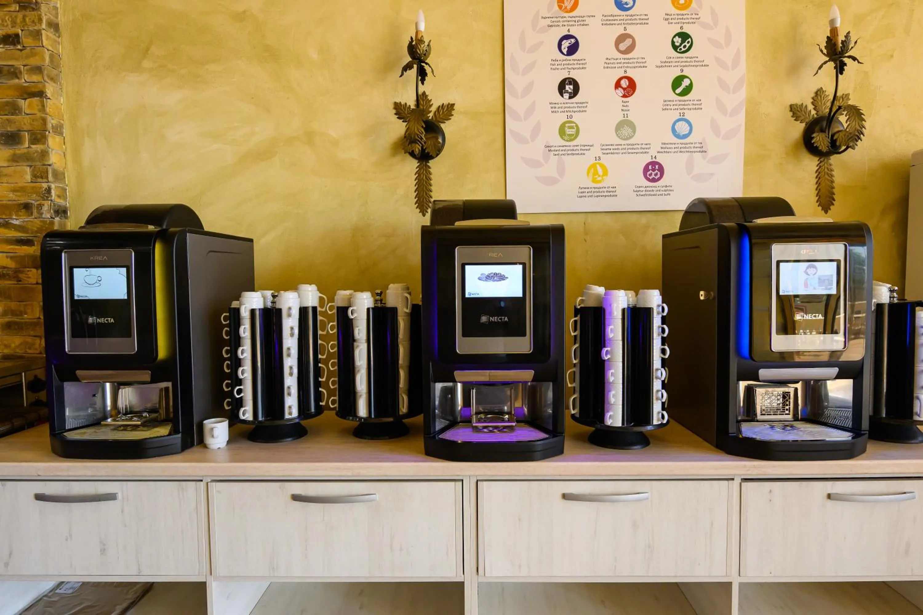 Restaurant/places to eat in Imperial Palace Hotel