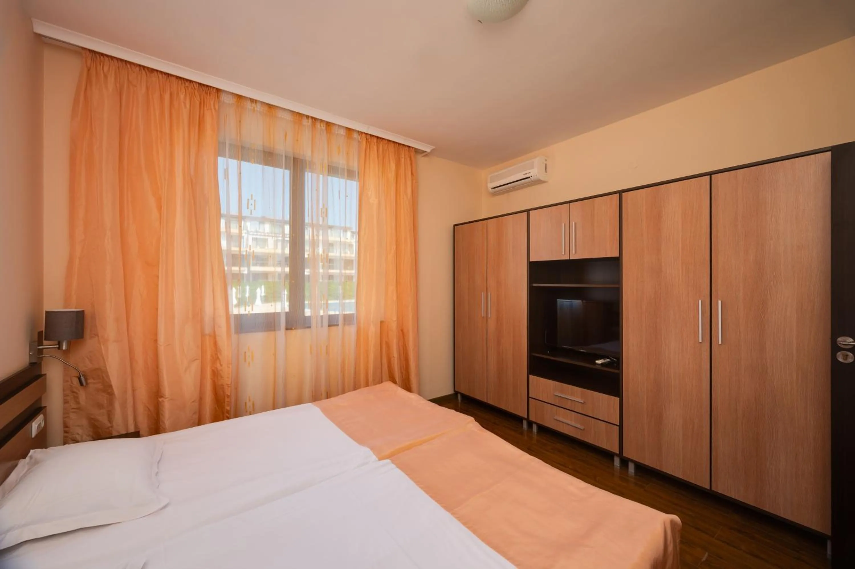 Bedroom, Bed in Topola Skies Resort & Aquapark