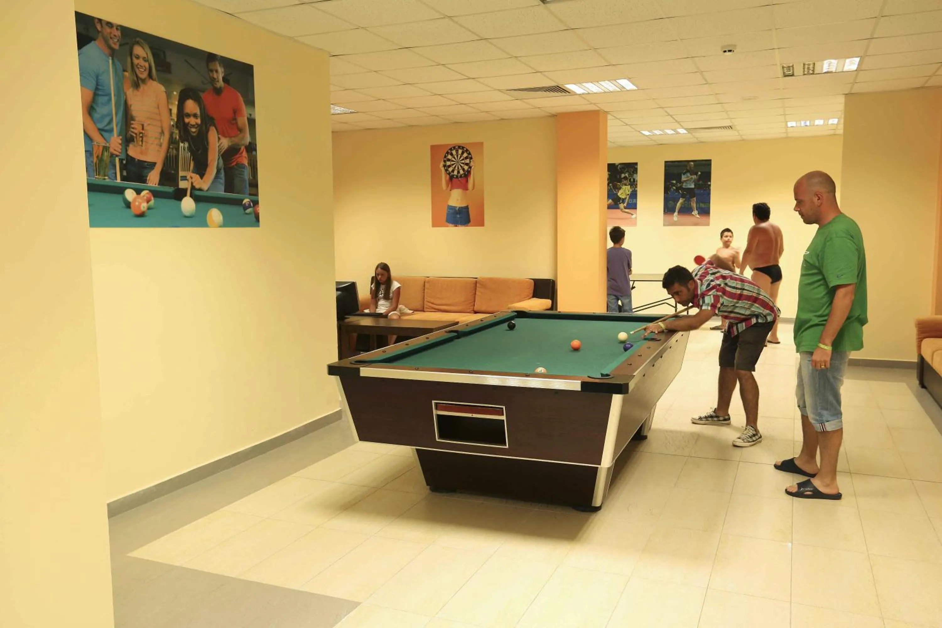 Communal lounge/ TV room in Topola Skies Resort & Aquapark