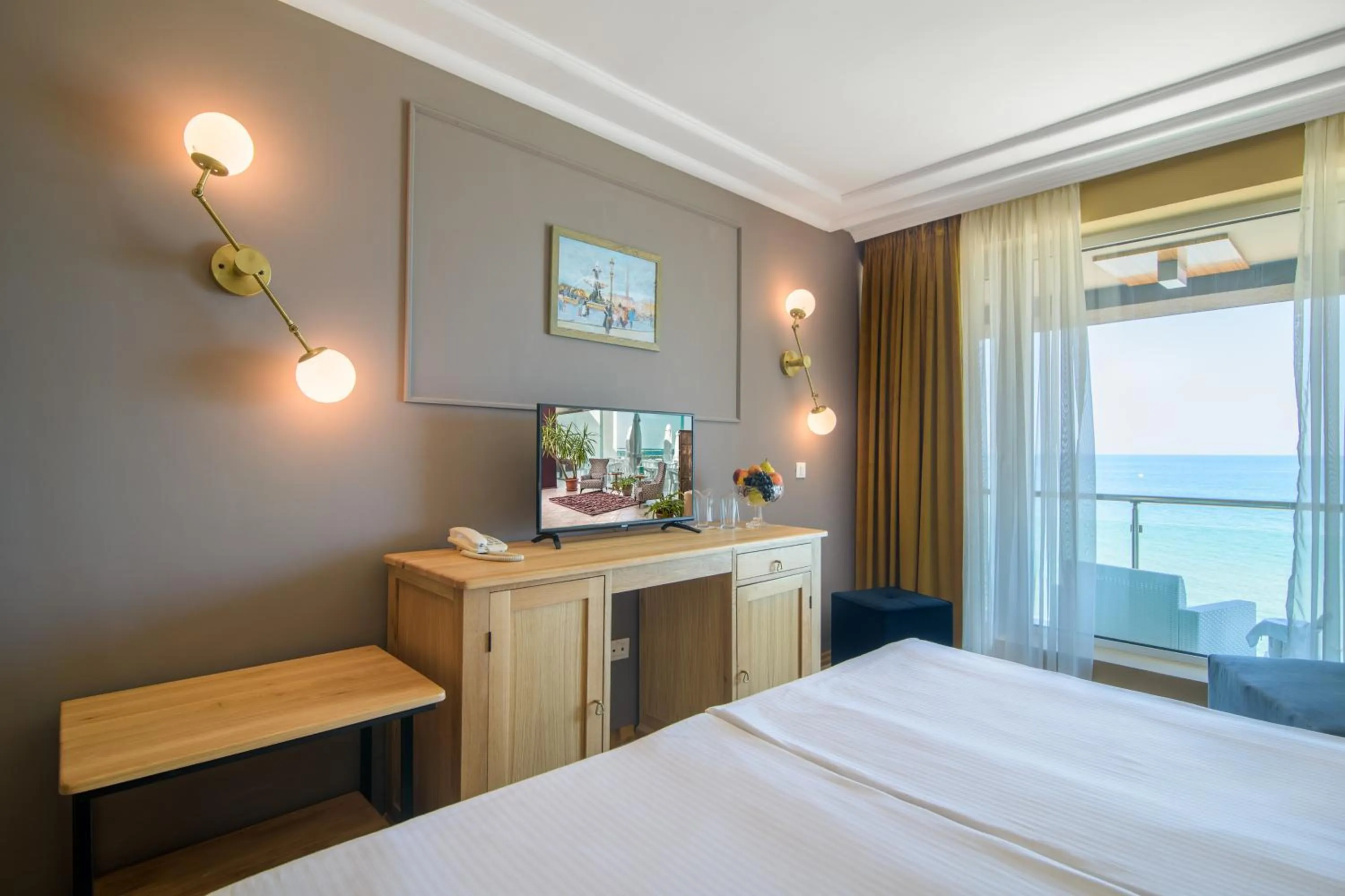 Area and facilities, Bed in Marina Hotel, Sunny Day