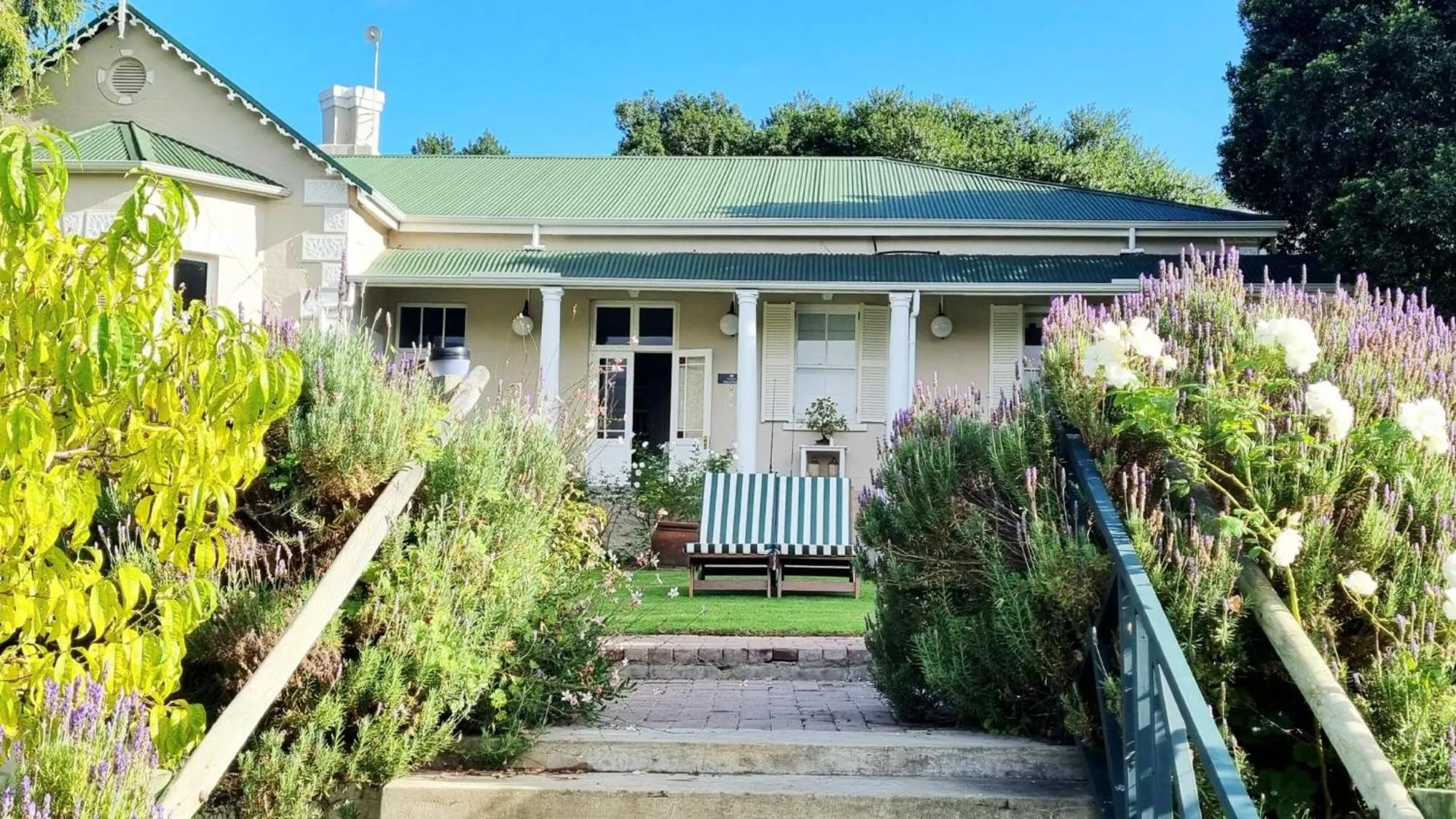 Facade/entrance in Montagu Vines Guesthouse