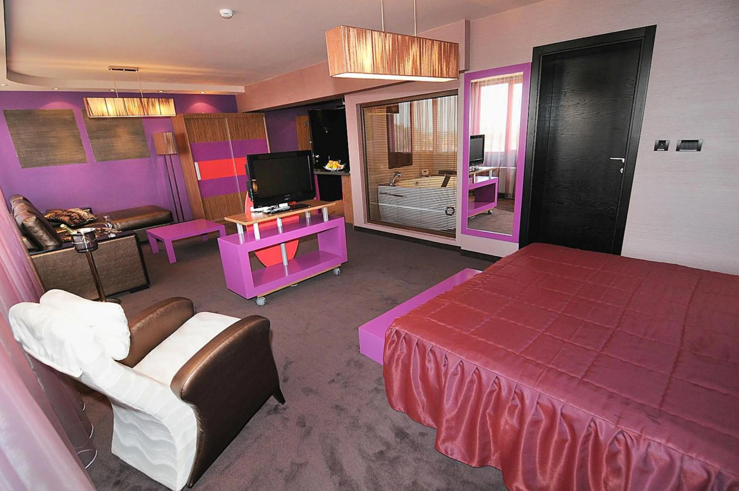 Photo of the whole room, Bed in Hotel Leipzig