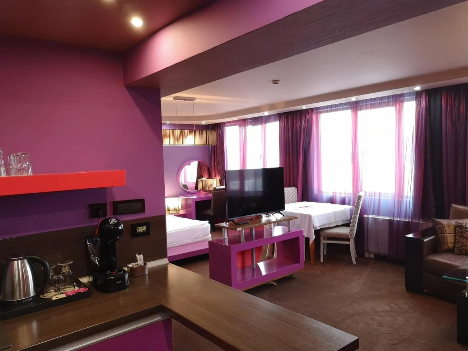 Coffee/tea facilities, Bed in Hotel Leipzig