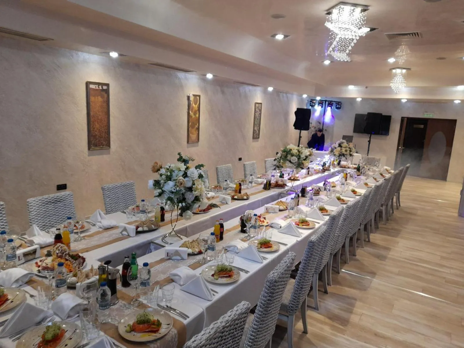 Restaurant/places to eat in Hotel Leipzig