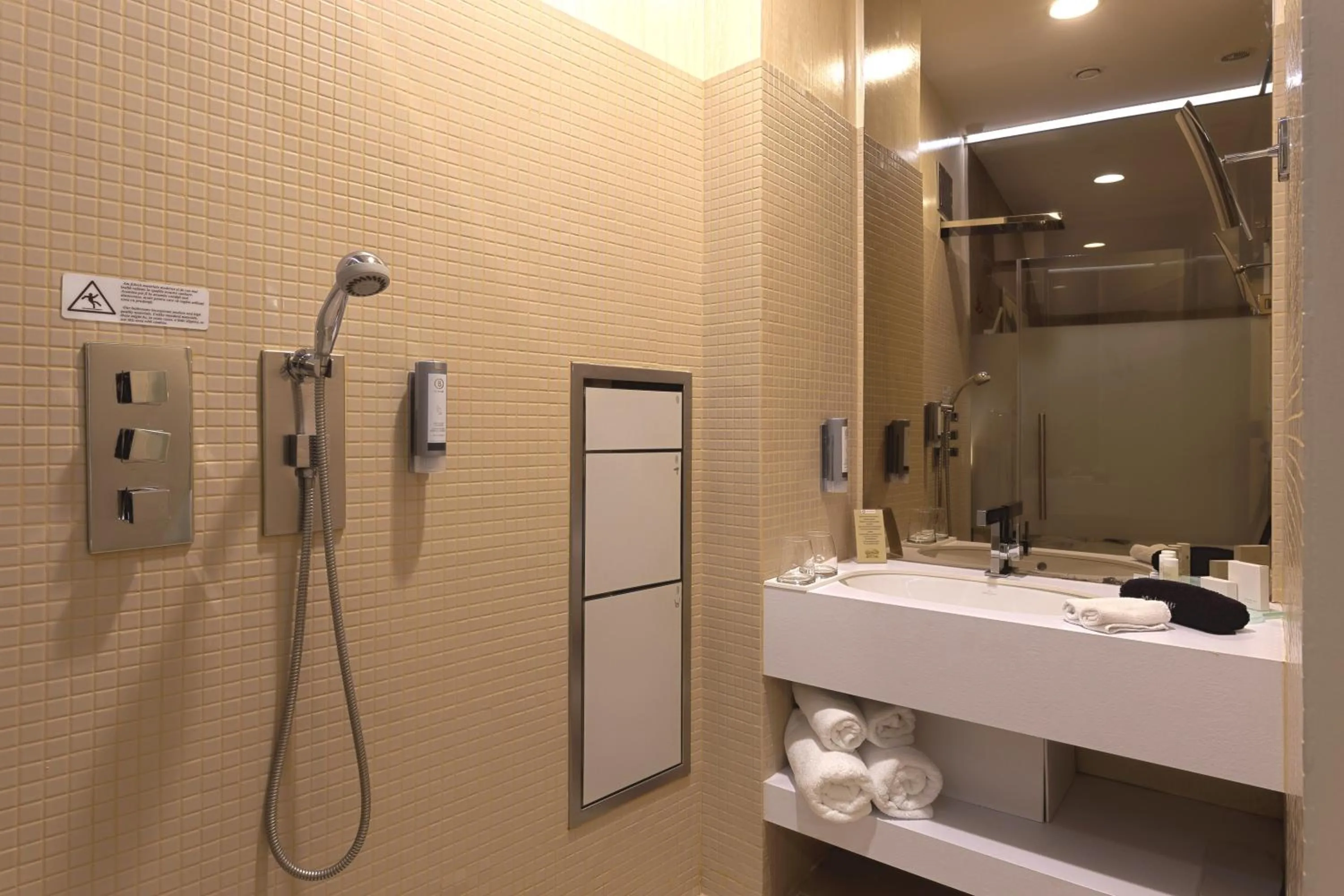 Bathroom in Hotel Vila Class