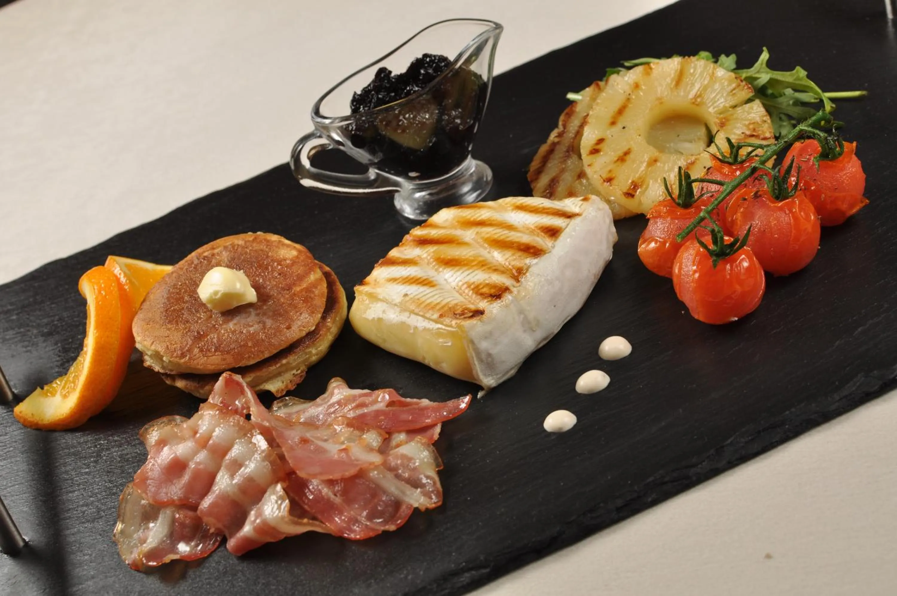 Breakfast in Hotel Vila Class