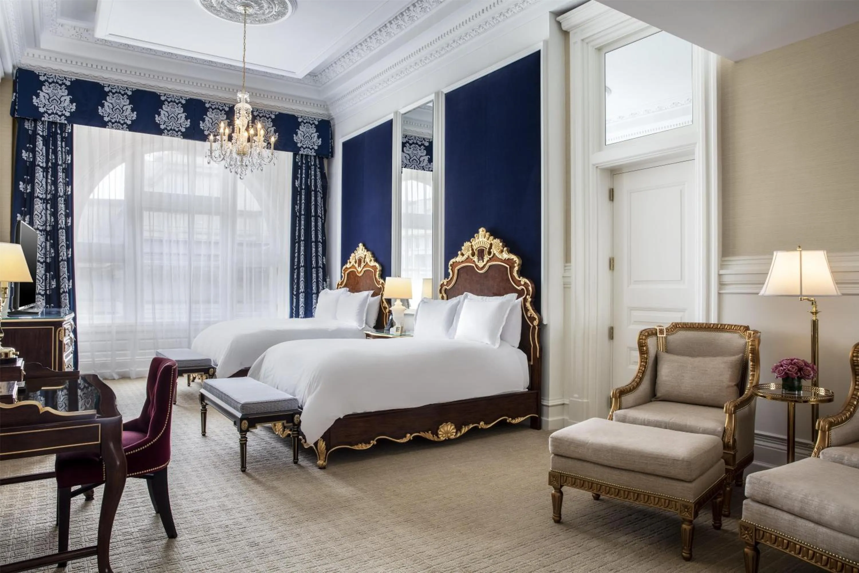 Bed in Waldorf Astoria Washington DC