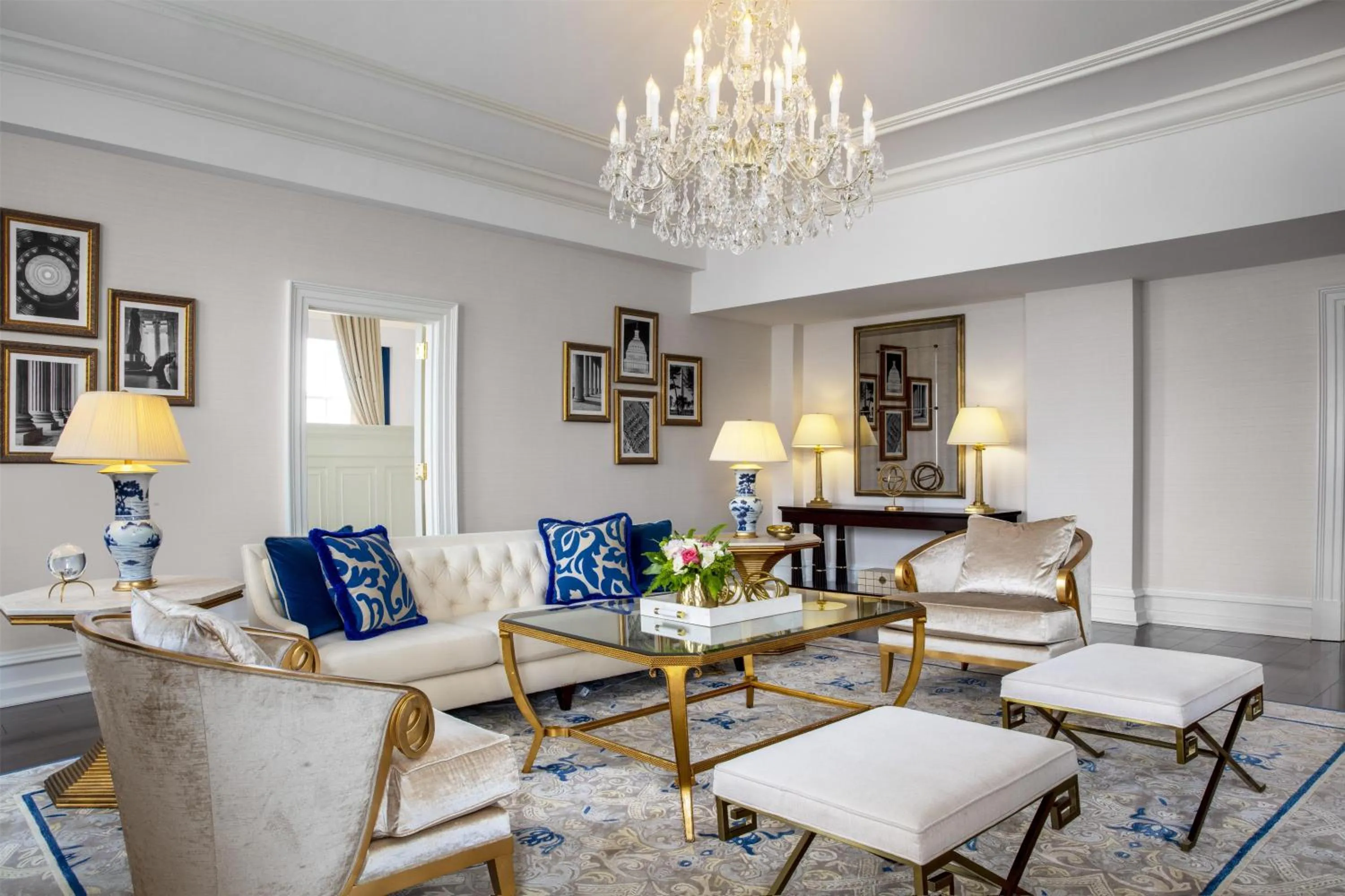 Living room in Waldorf Astoria Washington DC