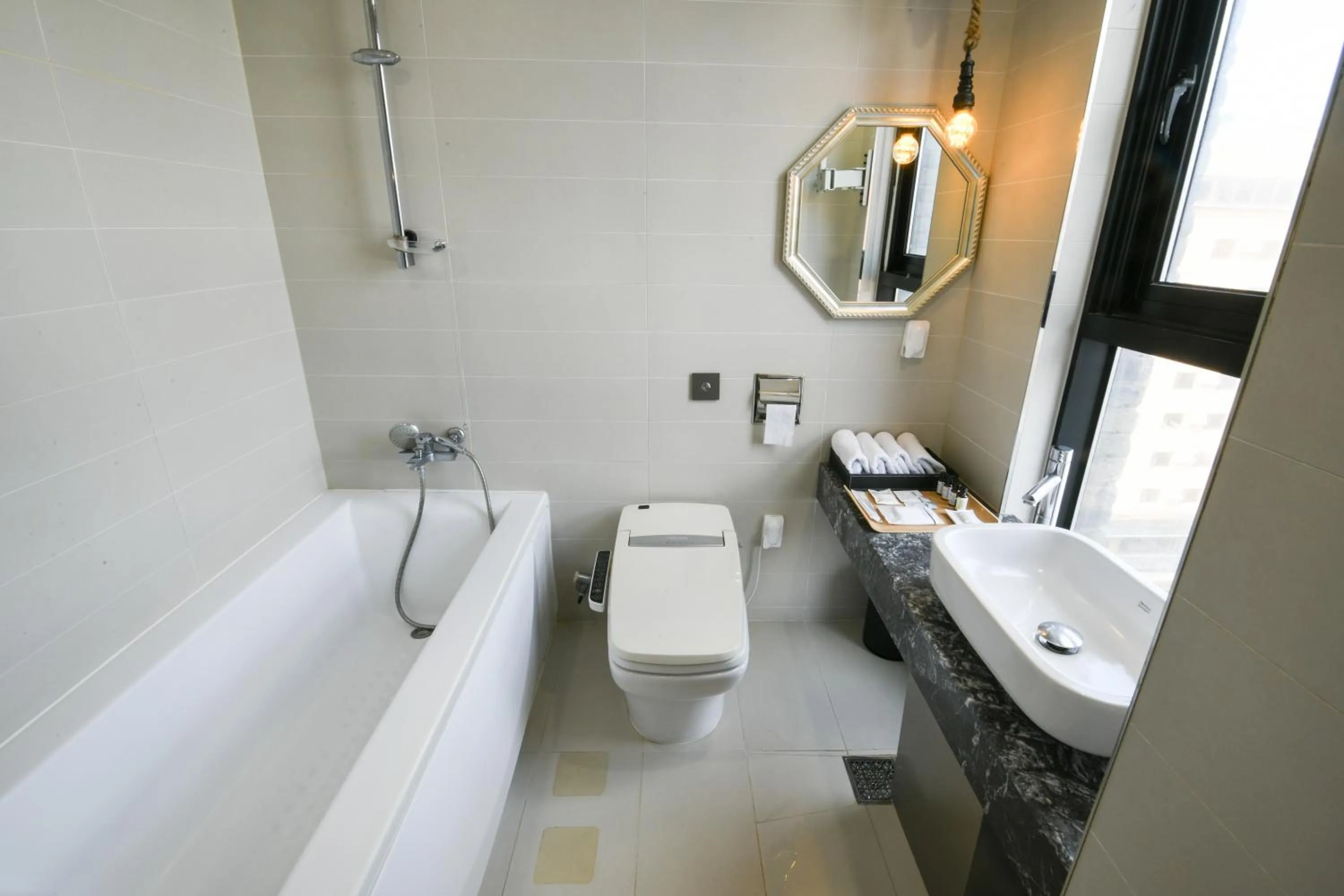 Shower in Urban Island Hotel Jeju