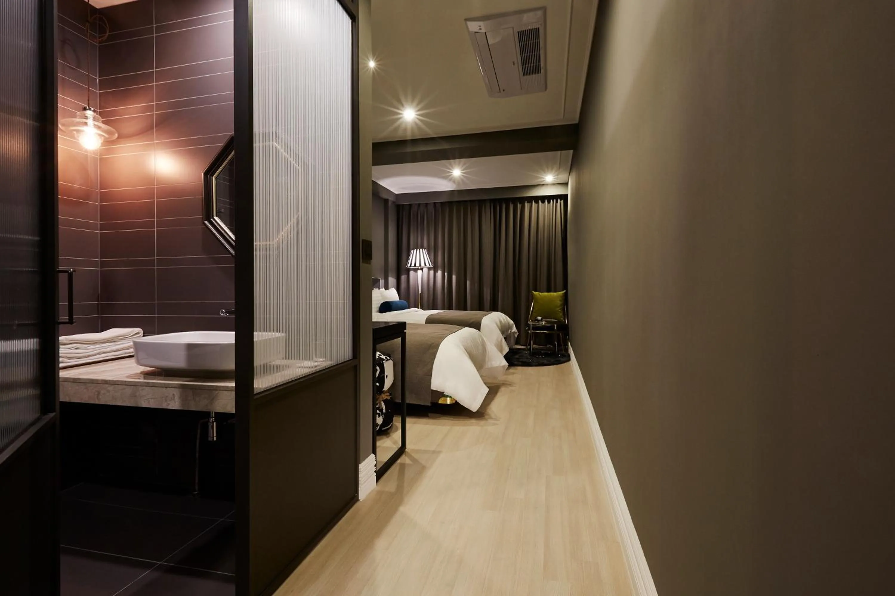 Bedroom, Bed in Urban Island Hotel Jeju