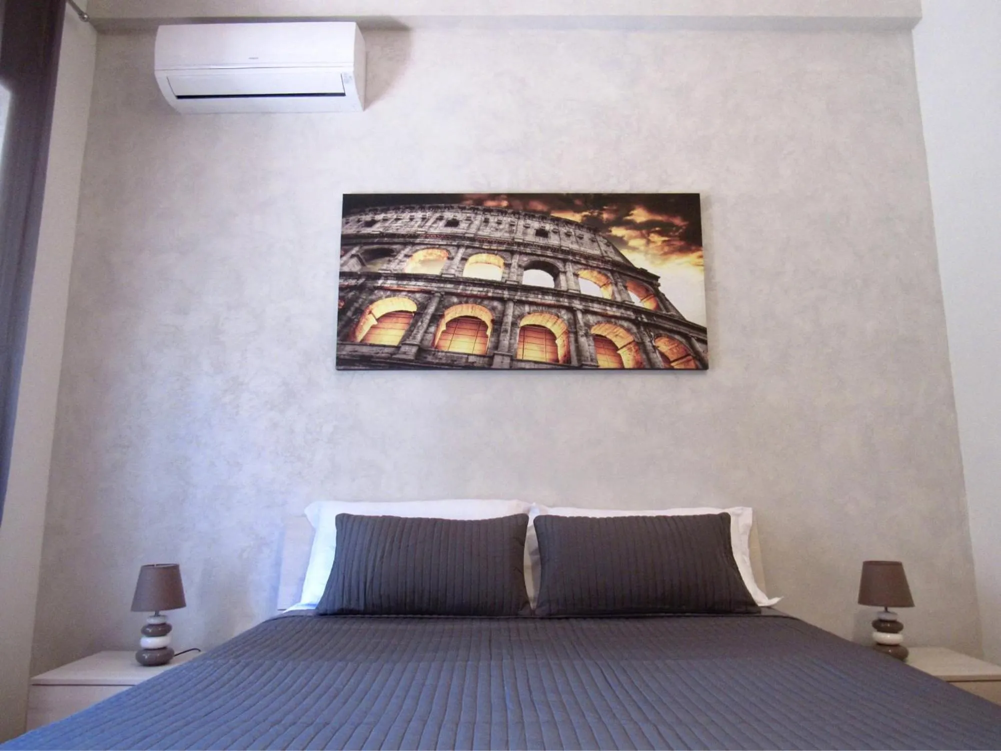 Bed in Roema Guest House