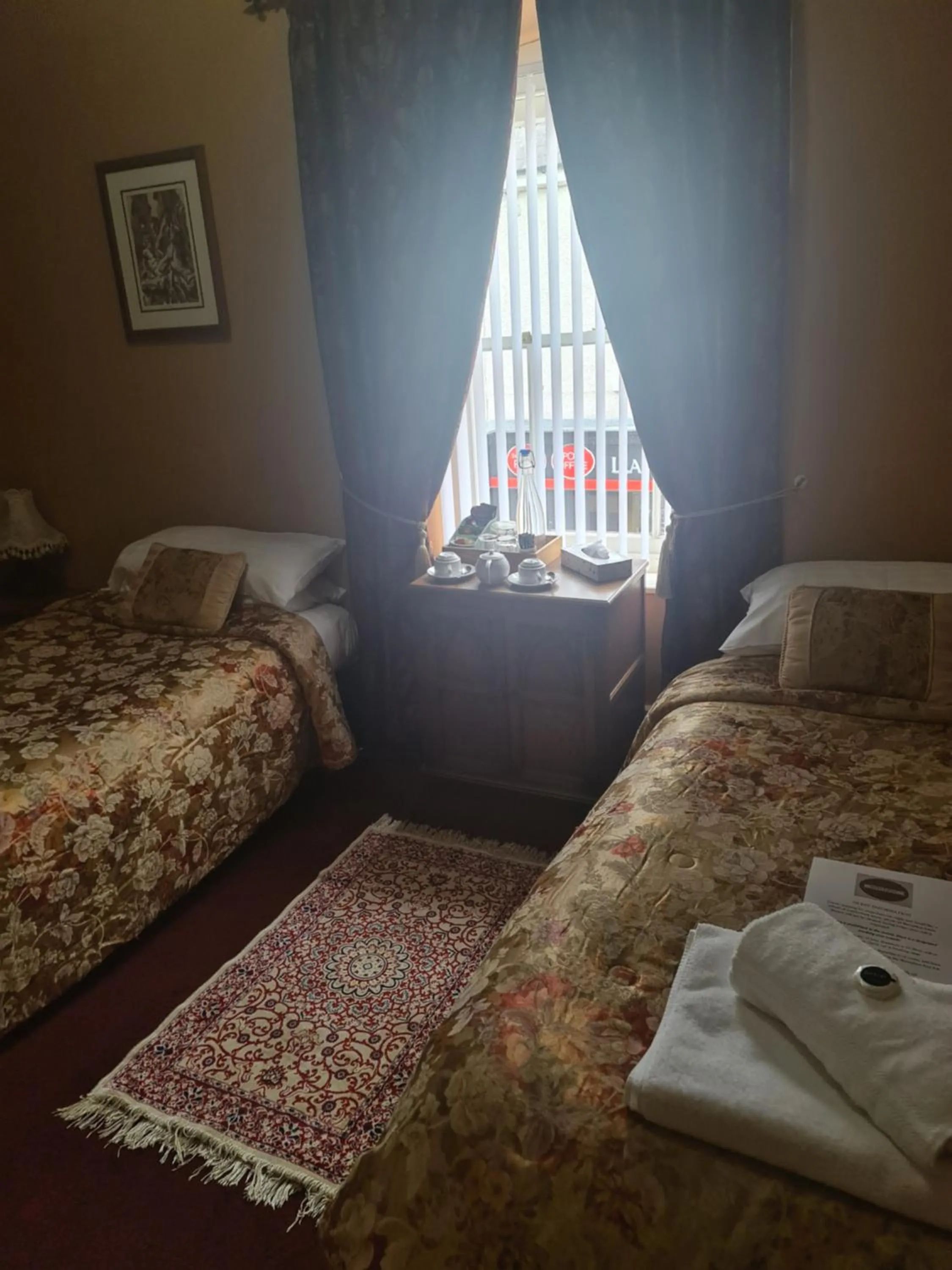 Photo of the whole room, Bed in The Red Lion