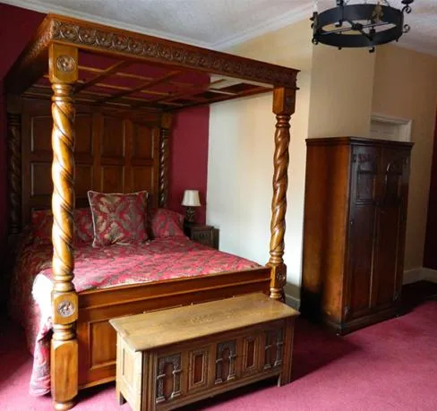 Bedroom, Bed in The Red Lion