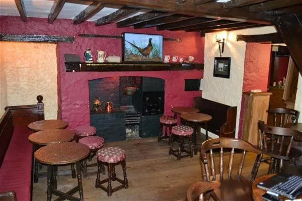 Restaurant/places to eat in The Red Lion