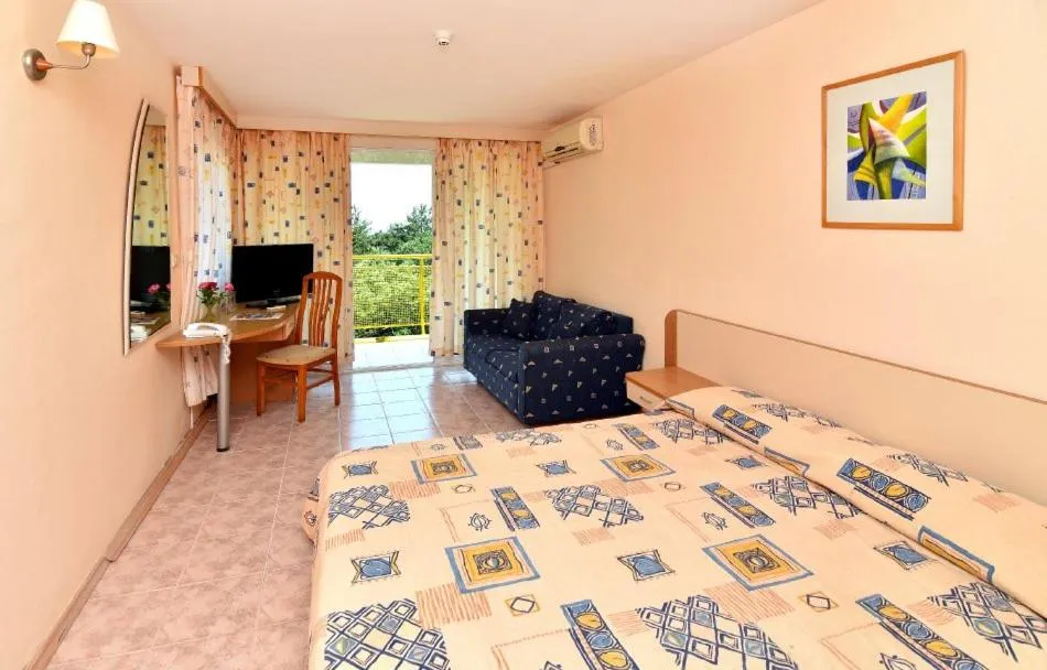 Property building, Bed in Hotel Orhidea