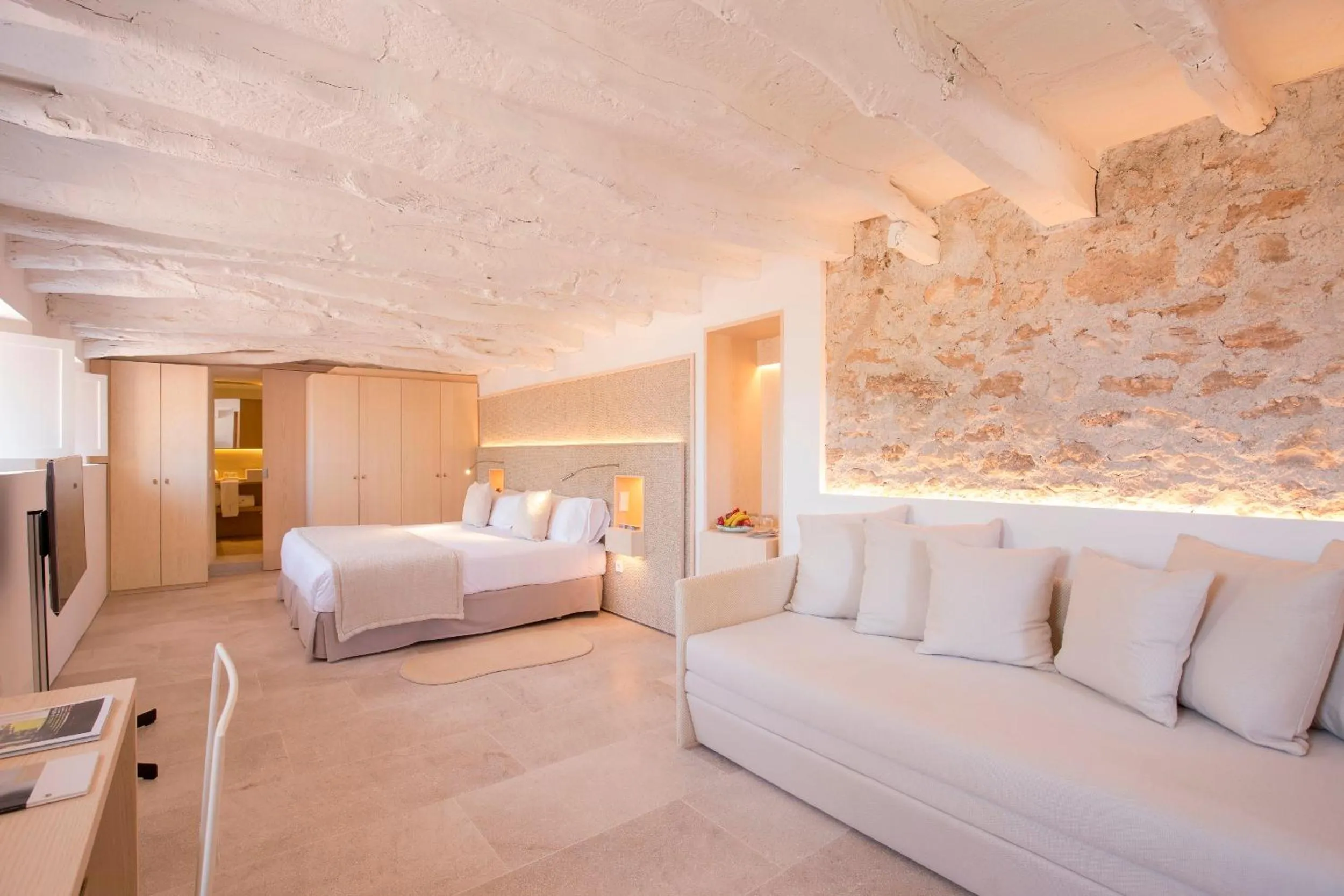 Photo of the whole room, Bed in Can Simoneta - Adults Only