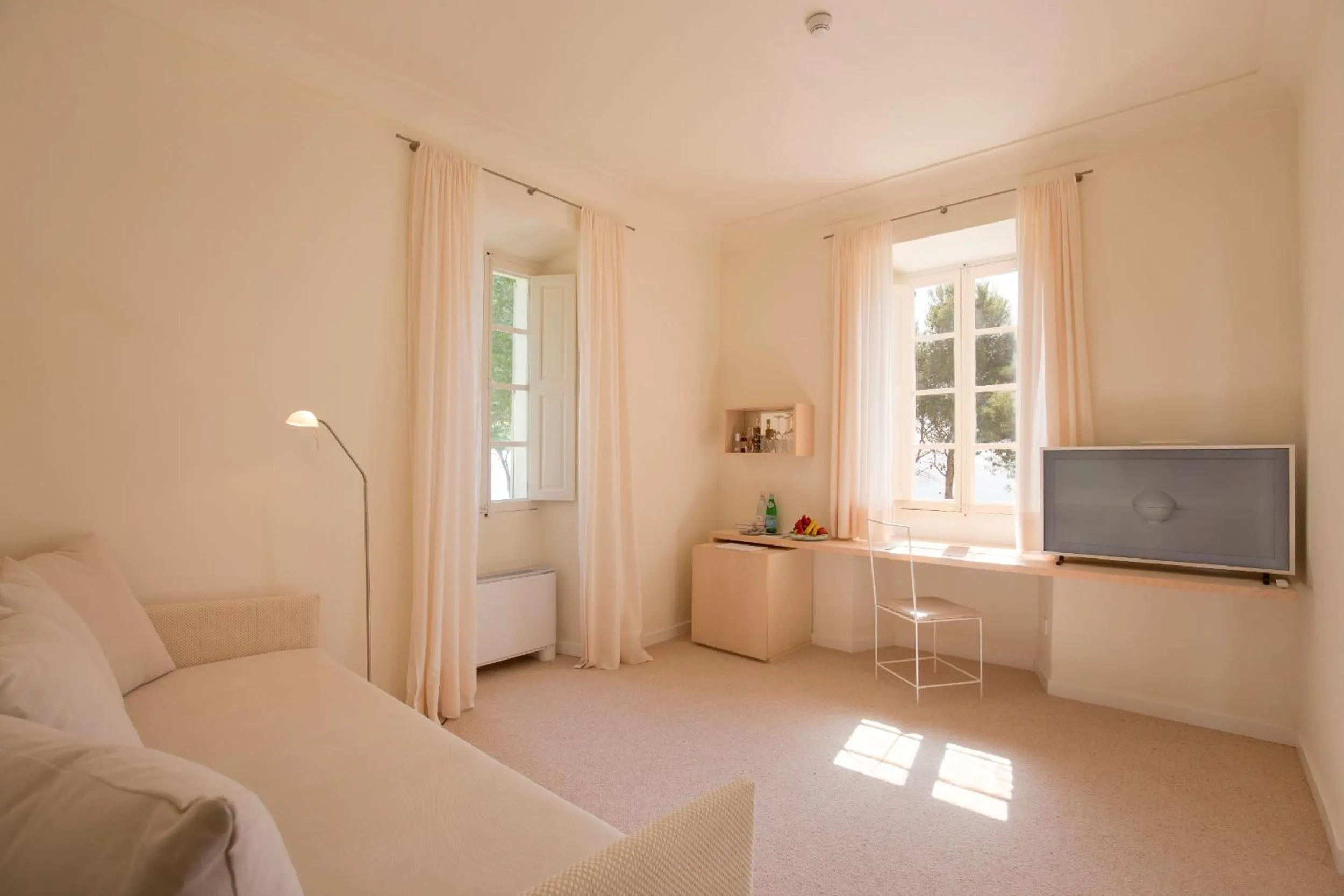 Photo of the whole room, Bed in Can Simoneta - Adults Only