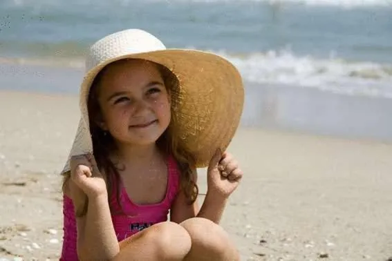 People in Hotel Magnolia