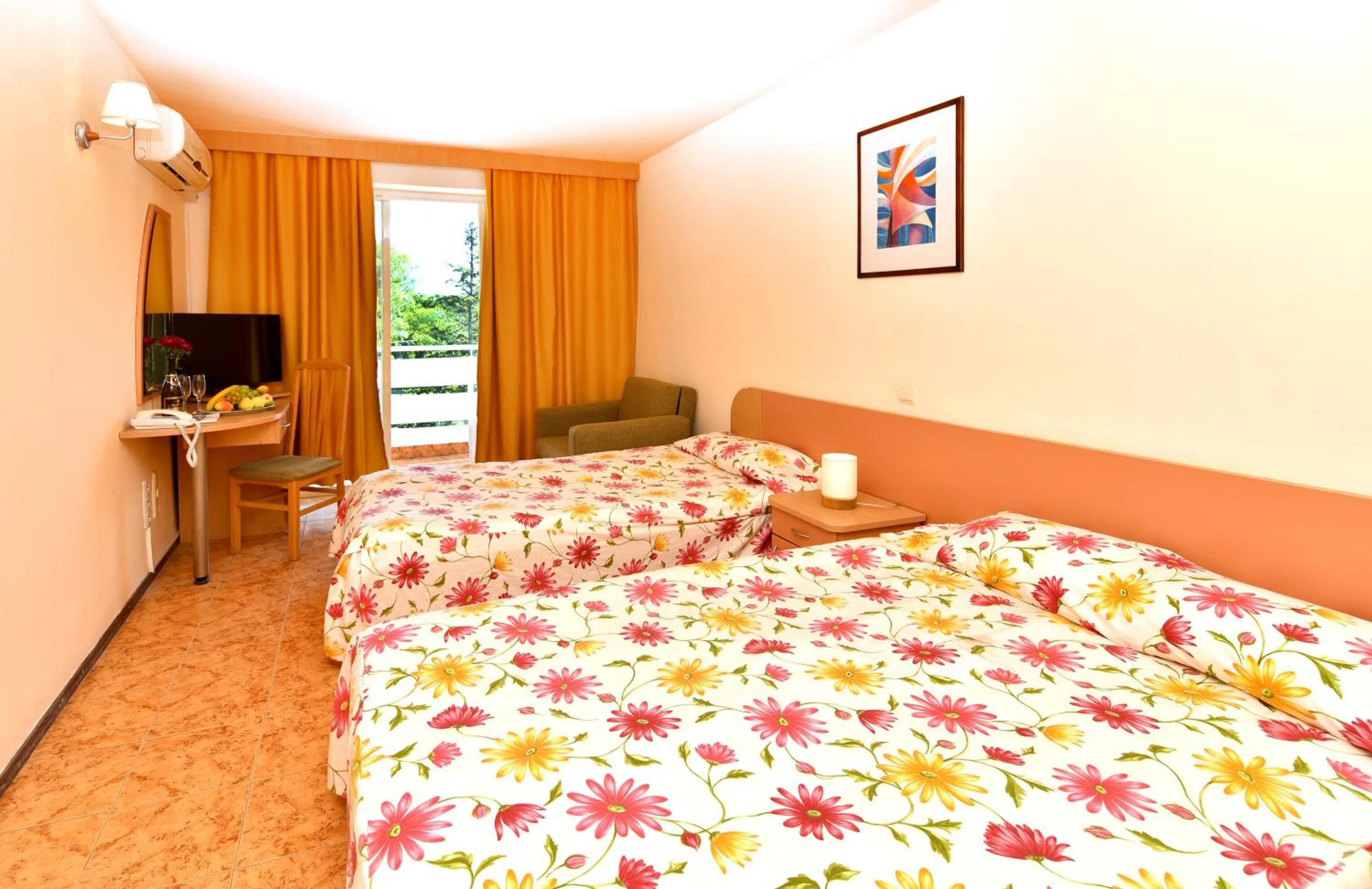 Bedroom, Bed in Hotel Oasis