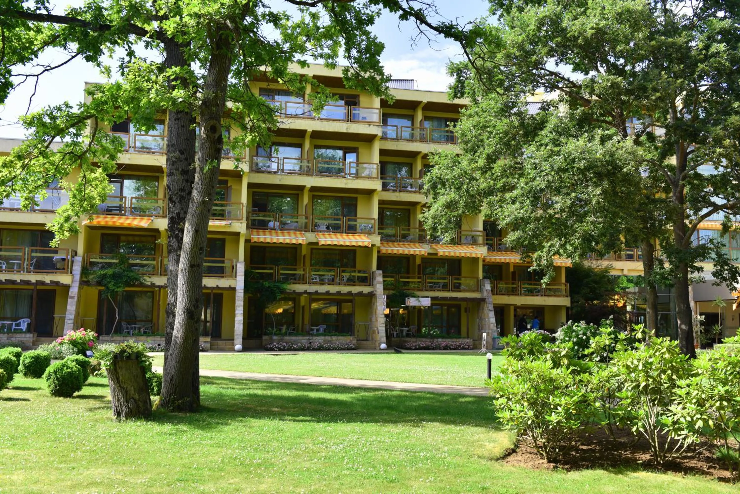 Property building in Les Magnolias Hotel