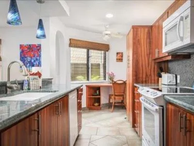 Kitchen or kitchenette in Kanaloa at Kona by OUTRIGGER