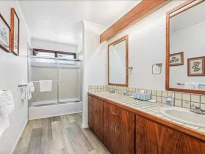 Shower in Kanaloa at Kona by OUTRIGGER