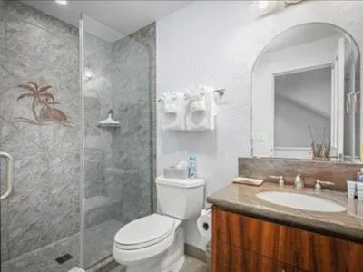 Shower in Kanaloa at Kona by OUTRIGGER