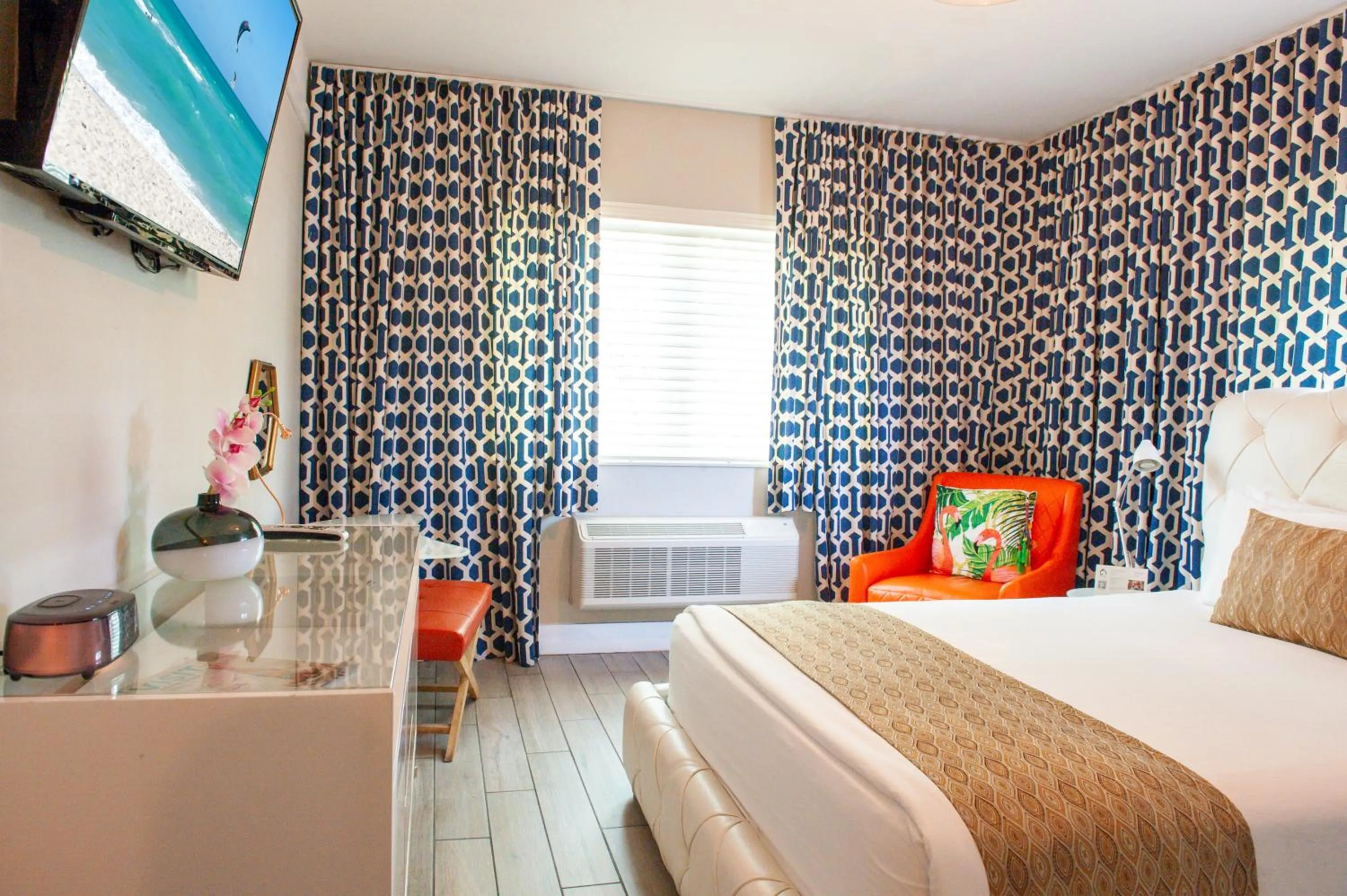 Bed in Oceanside Hotel and Suites