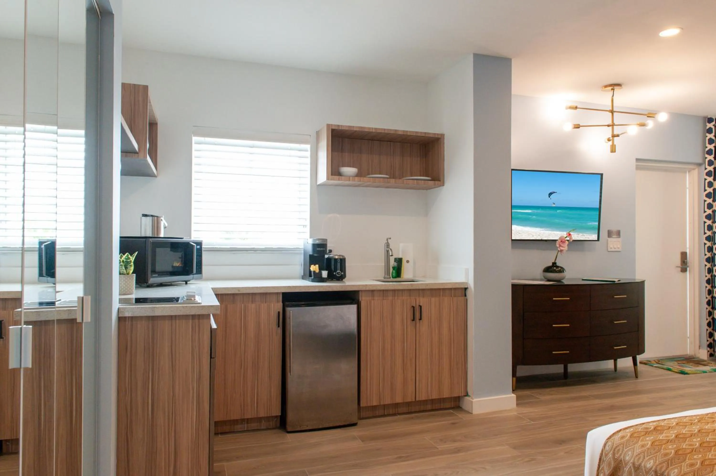 Kitchen or kitchenette in Oceanside Hotel and Suites