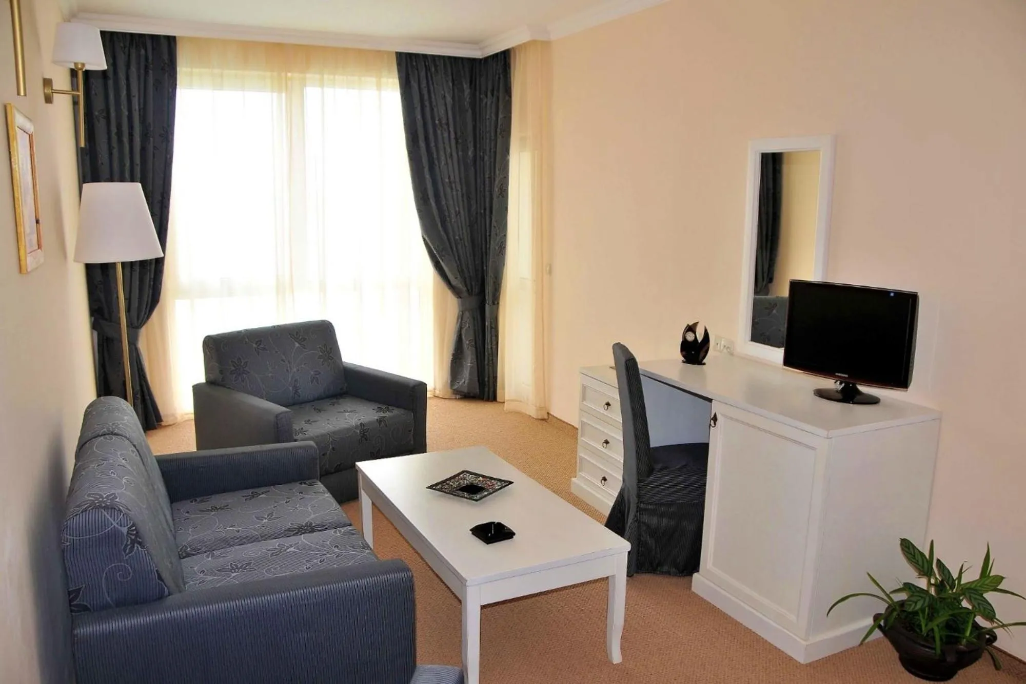 Communal lounge/ TV room in Festa Pomorie Resort