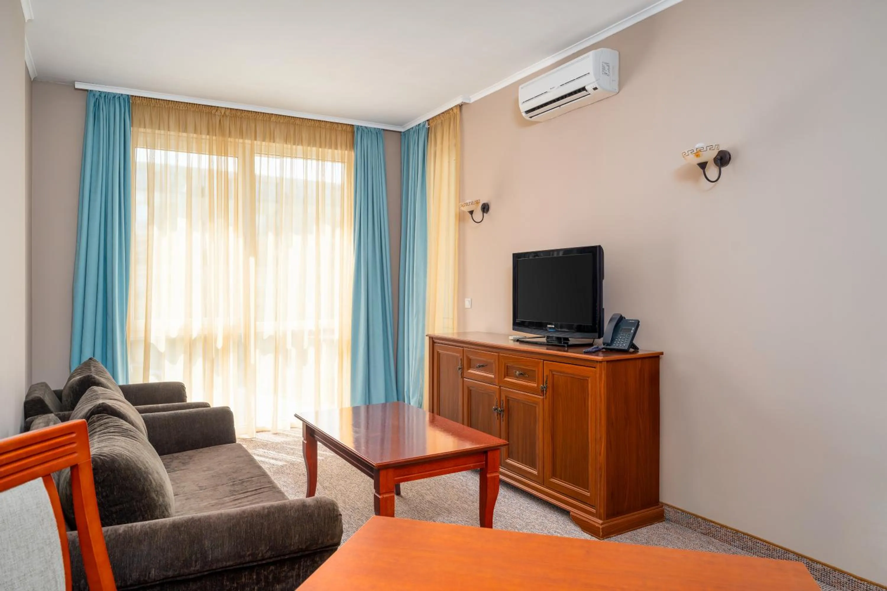 Communal lounge/ TV room in Festa Pomorie Resort