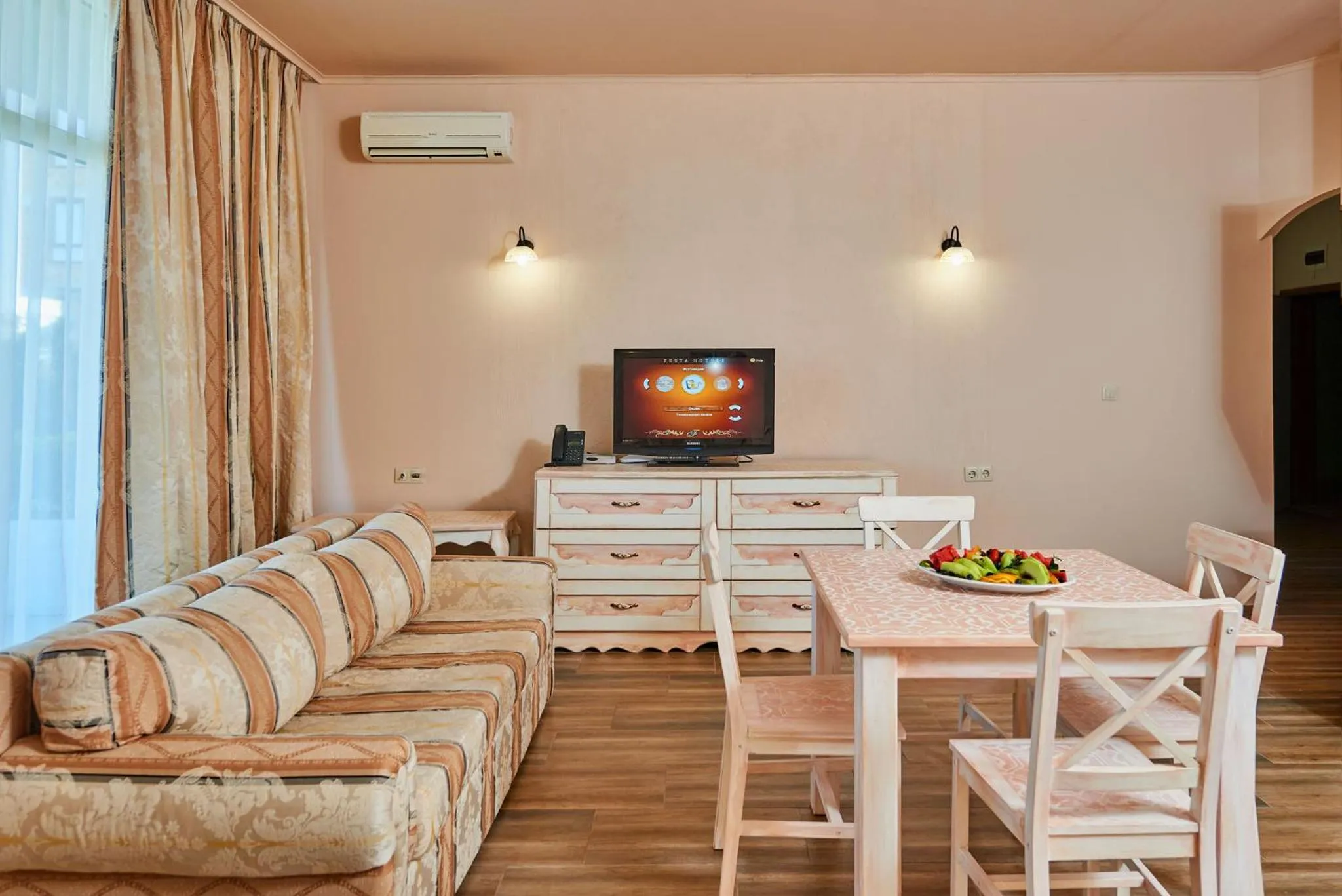 Communal lounge/ TV room in Festa Pomorie Resort