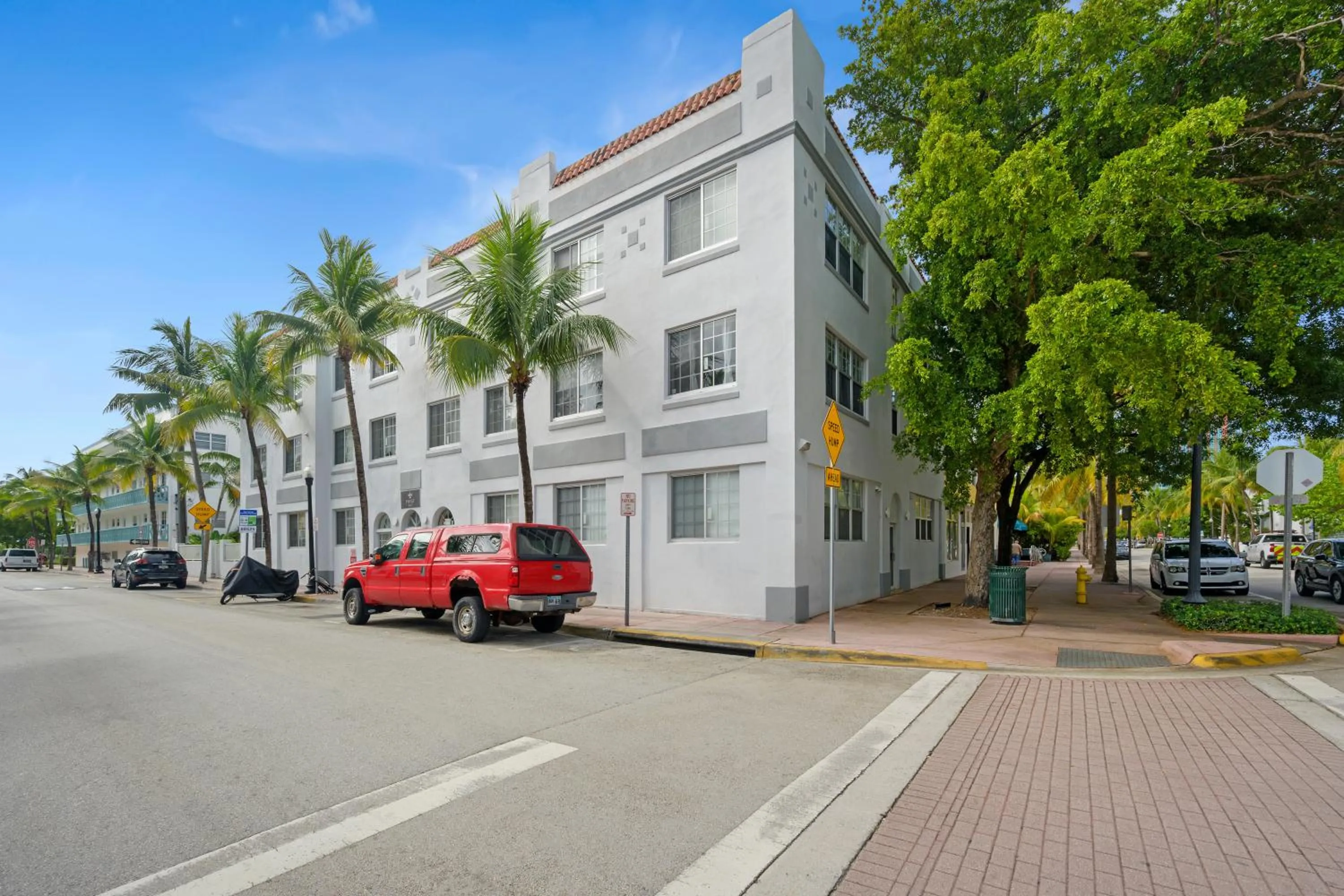 Property building in Sage on Ocean Drive Apartments