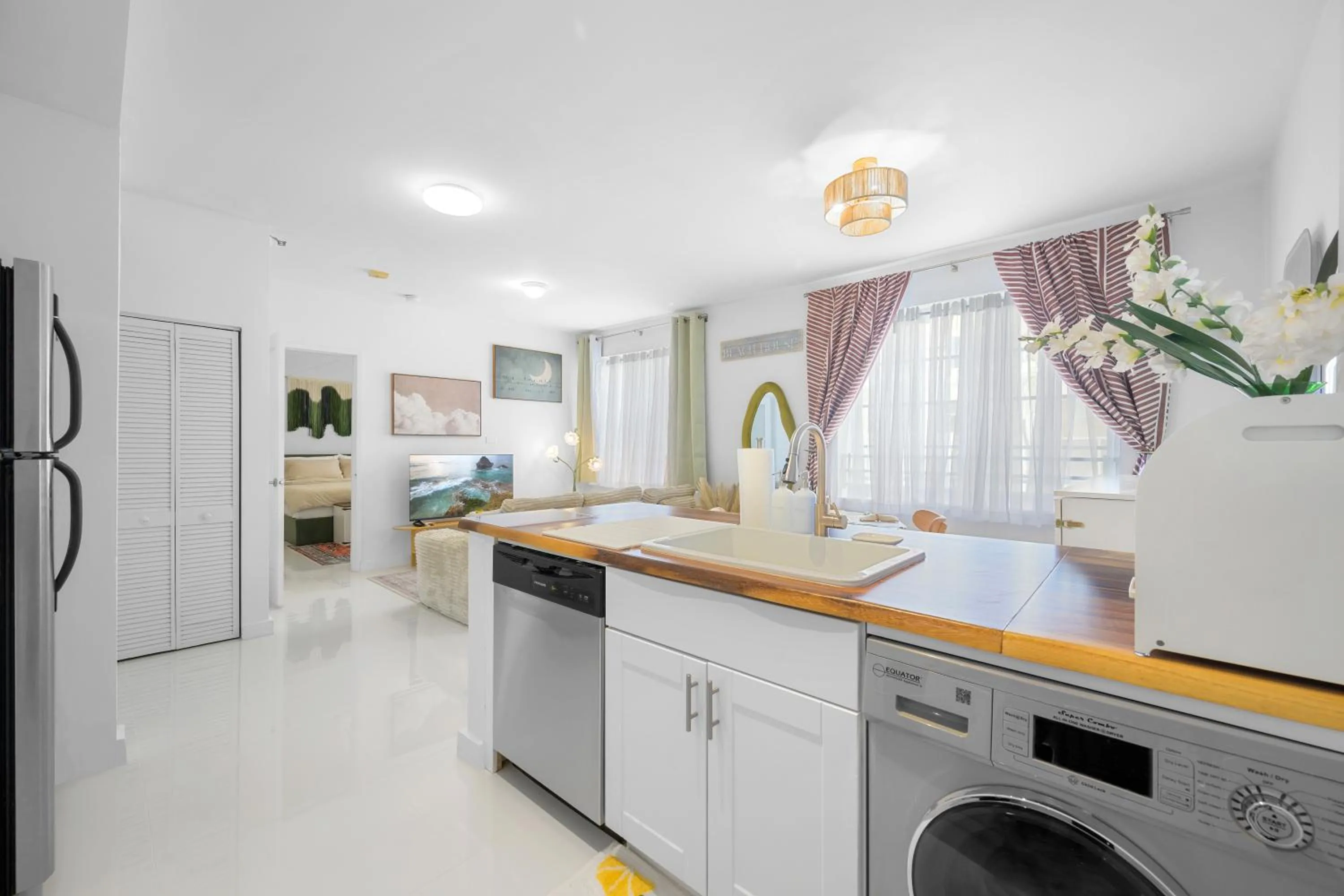 Kitchen or kitchenette in Sage on Ocean Drive Apartments
