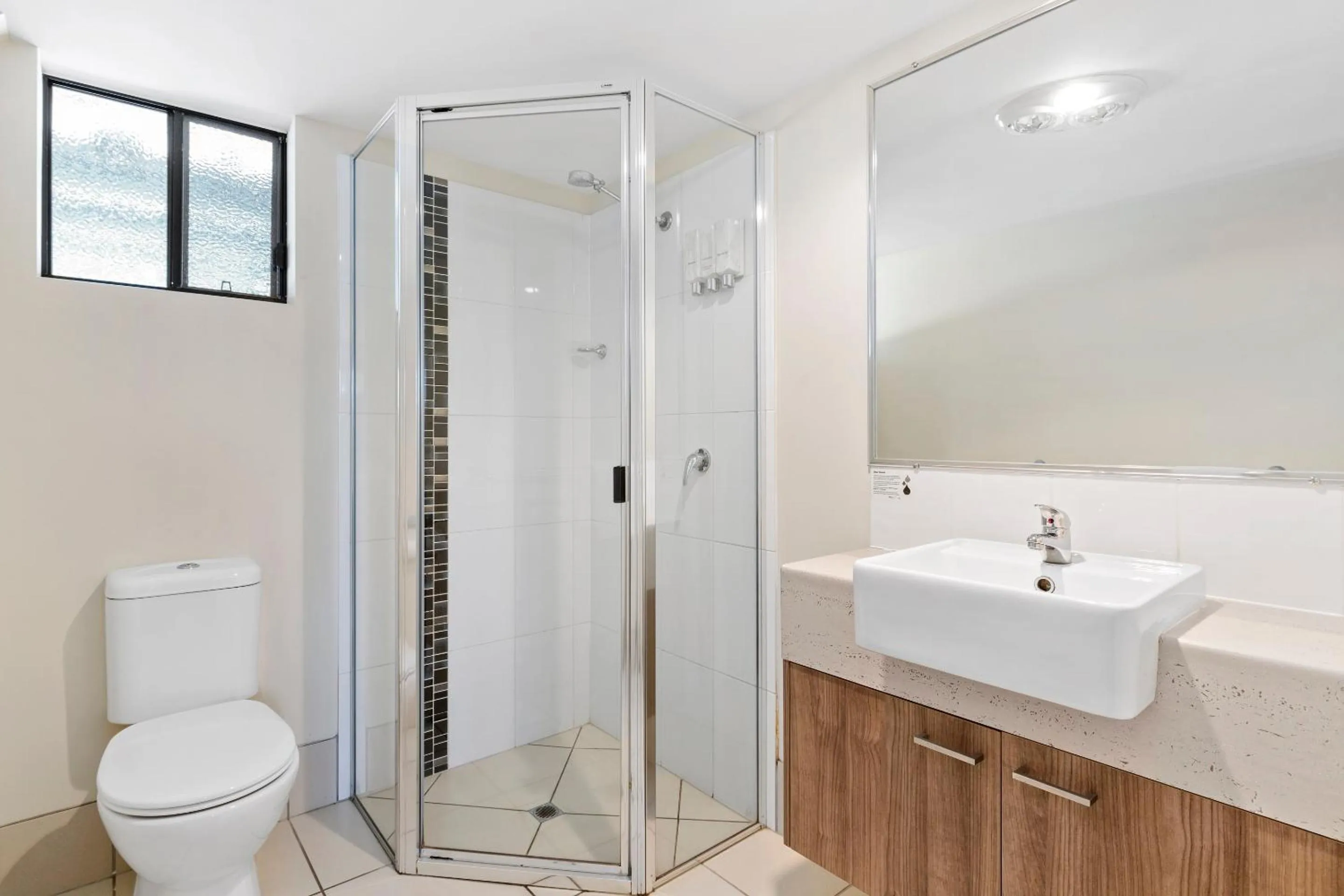 Bathroom in Blackwater Central Motel