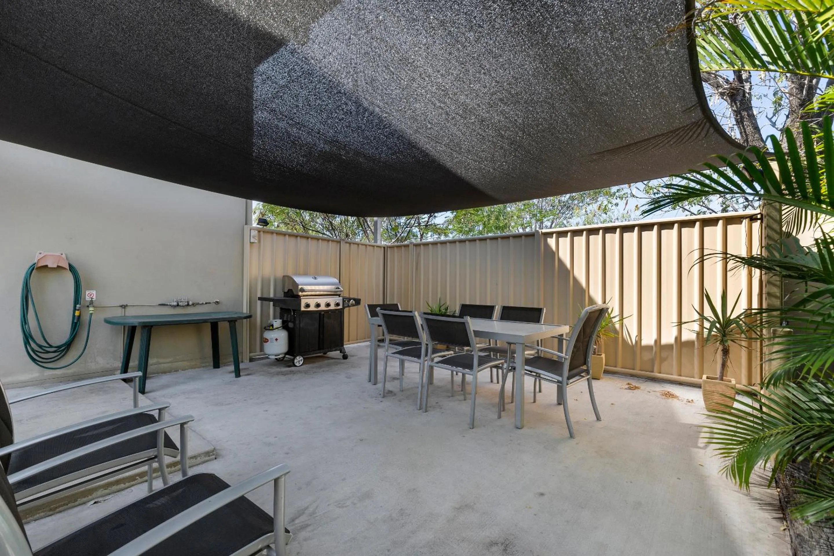 BBQ facilities in Blackwater Central Motel