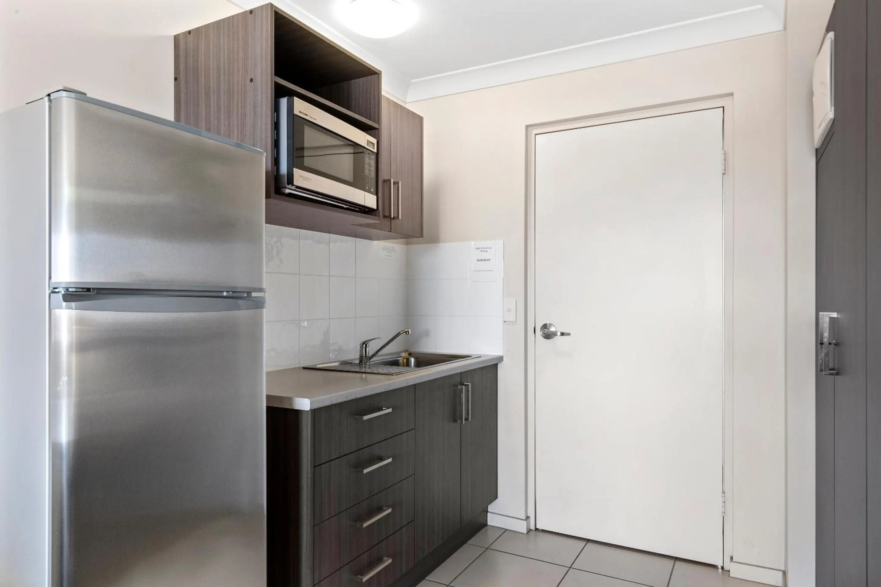 Kitchen or kitchenette in Blackwater Central Motel