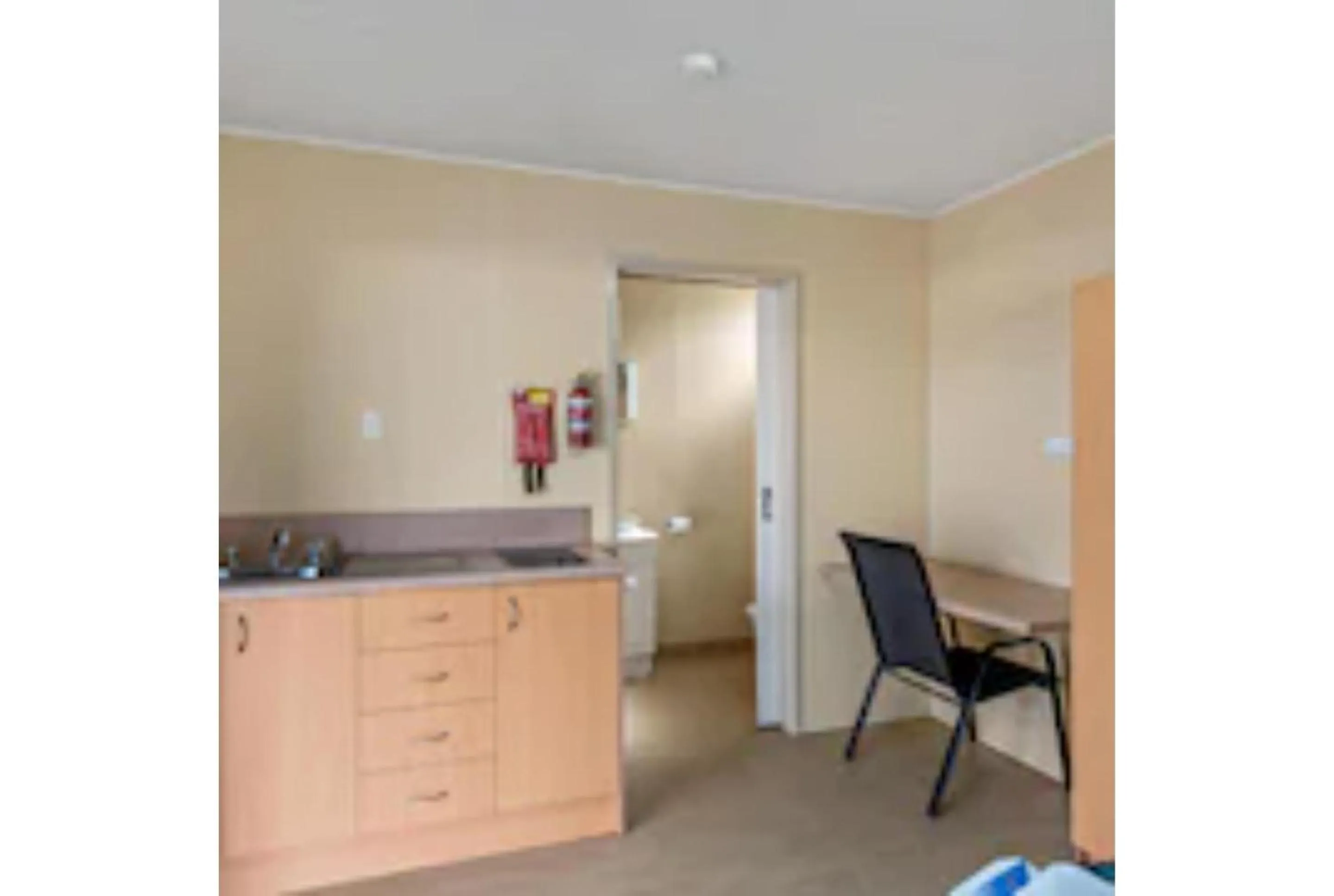 Bathroom in Blackwater Central Motel