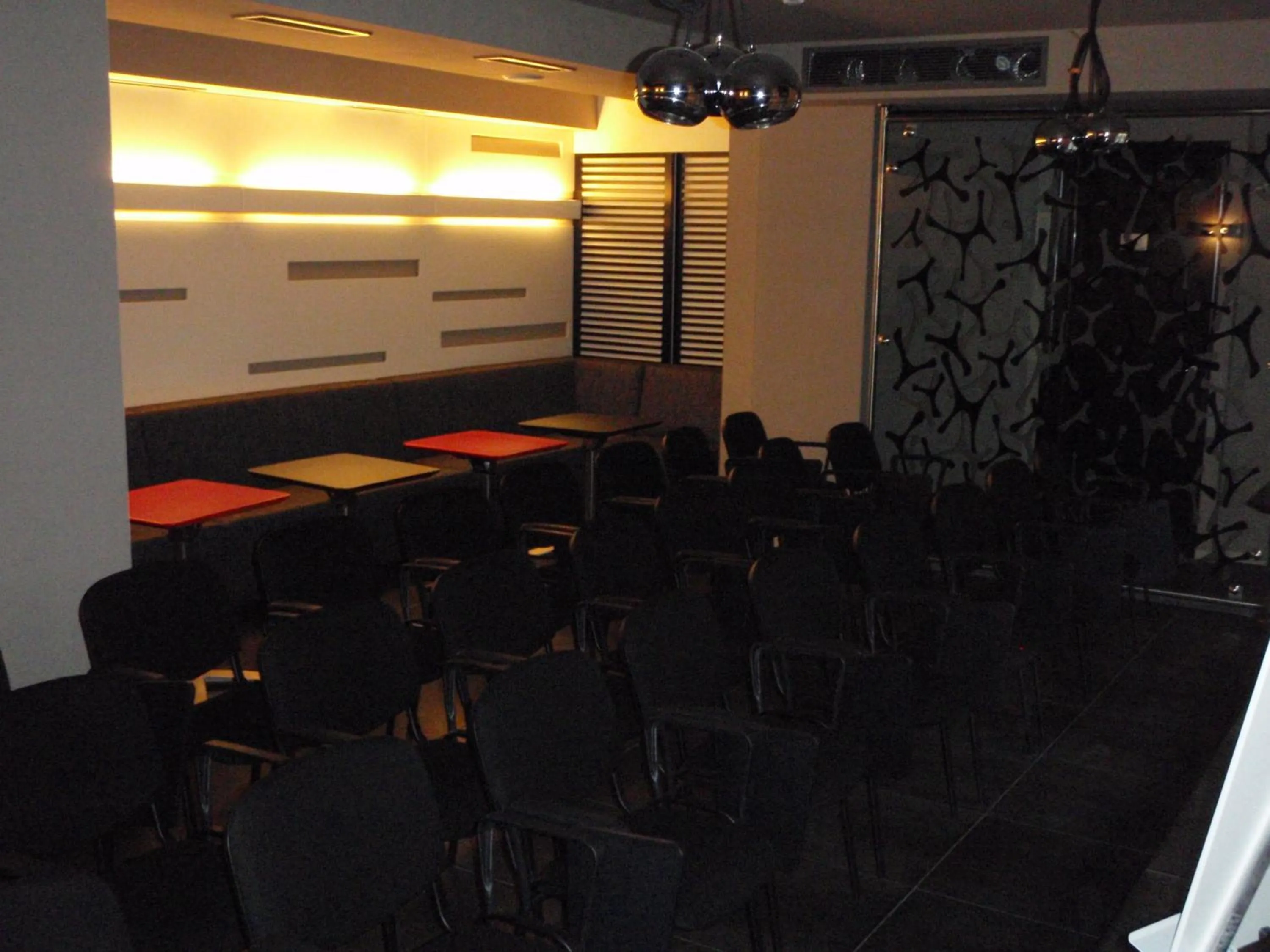 Meeting/conference room in Famous House