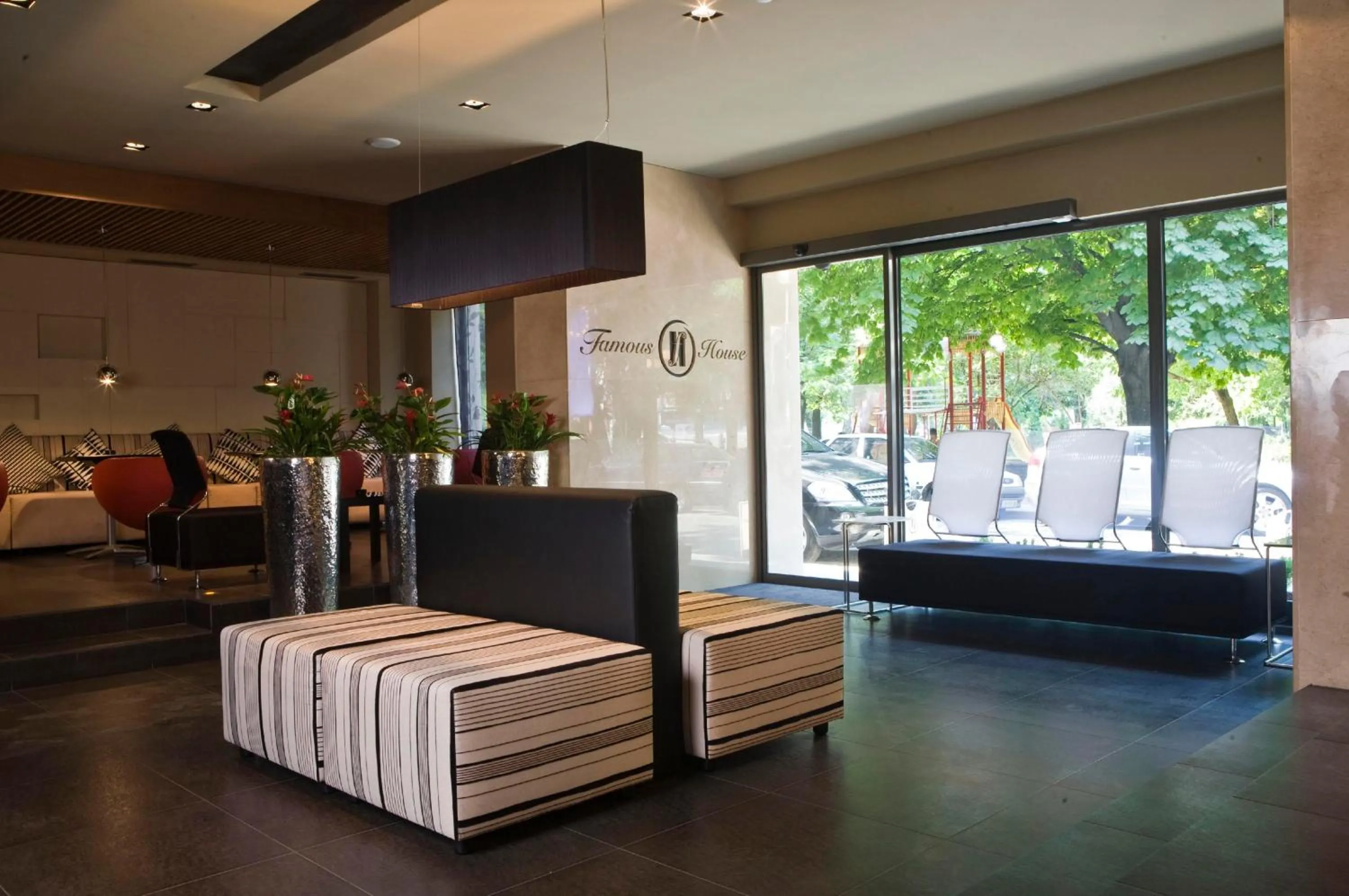 Lobby or reception, Bed in Famous House