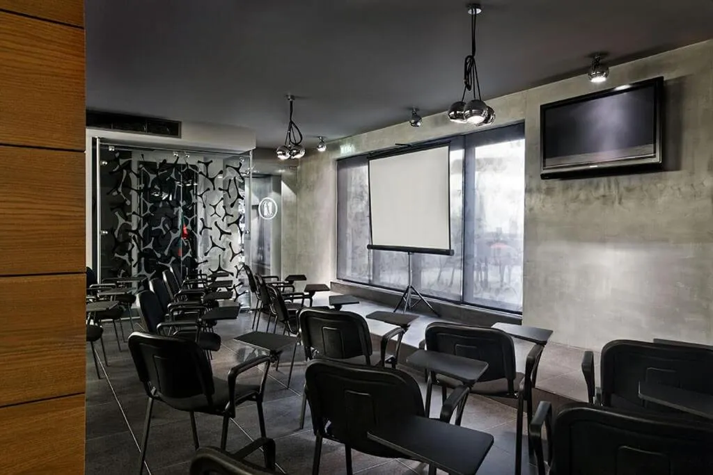 Meeting/conference room in Famous House