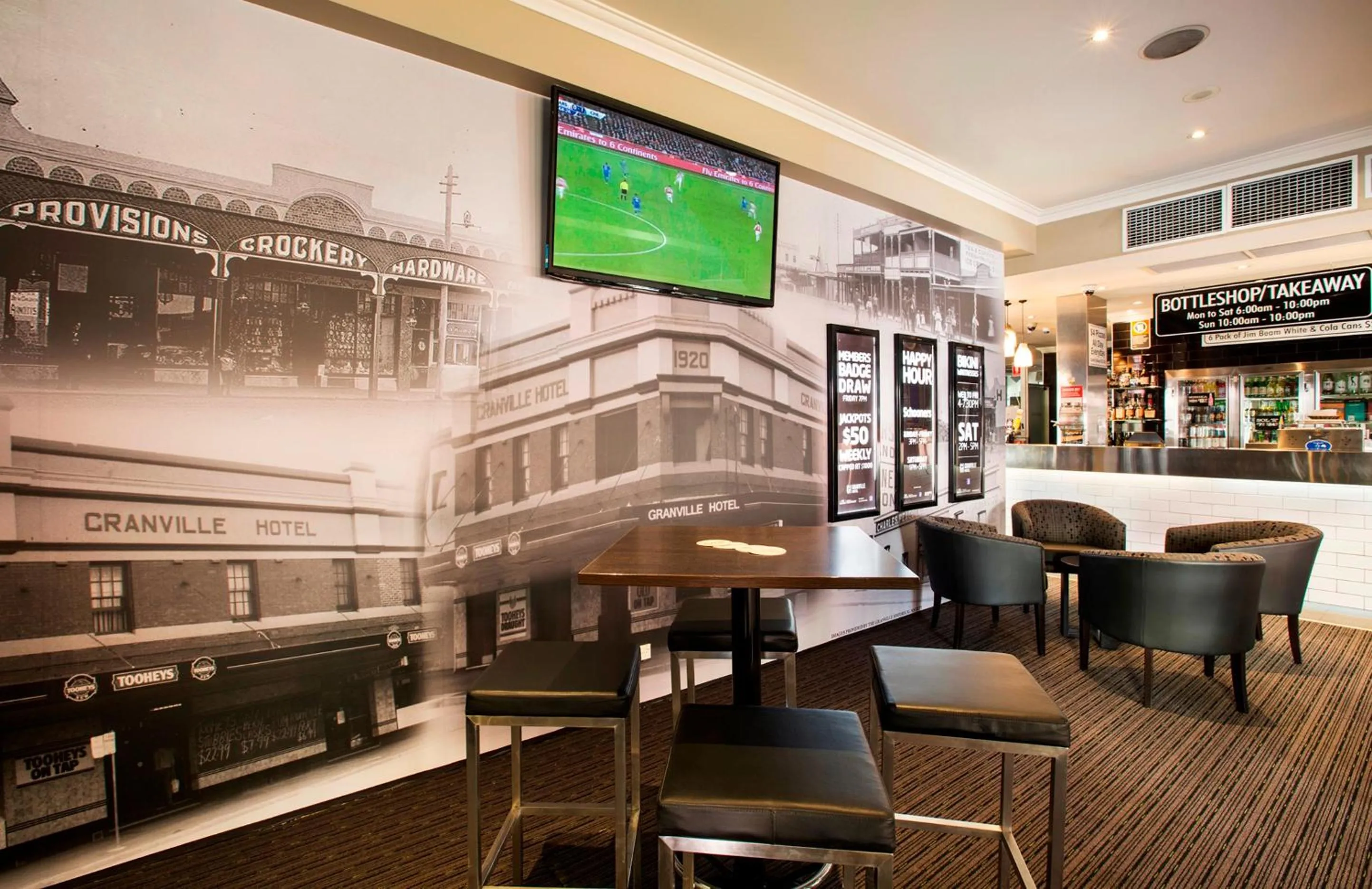 Lounge or bar in Granville Hotel