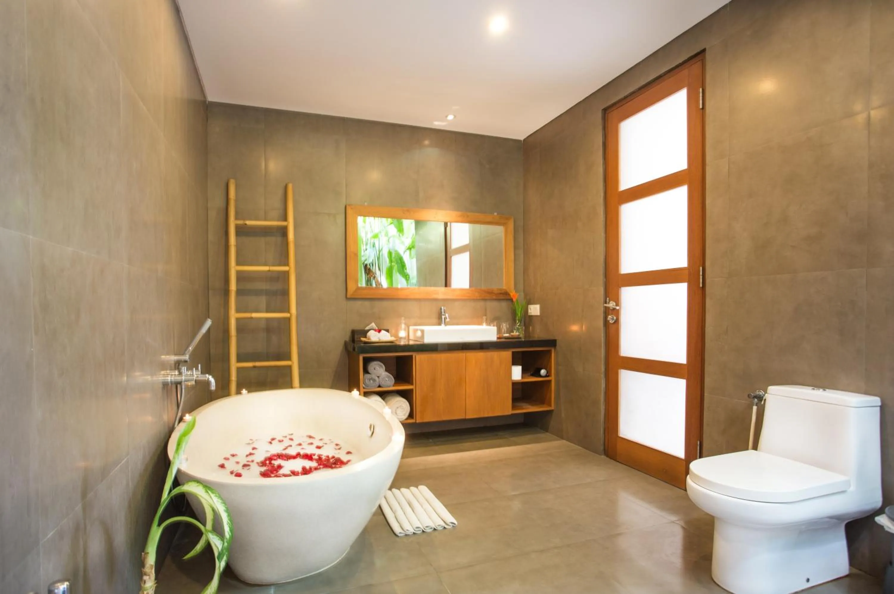 Shower in Villa Kim Seminyak