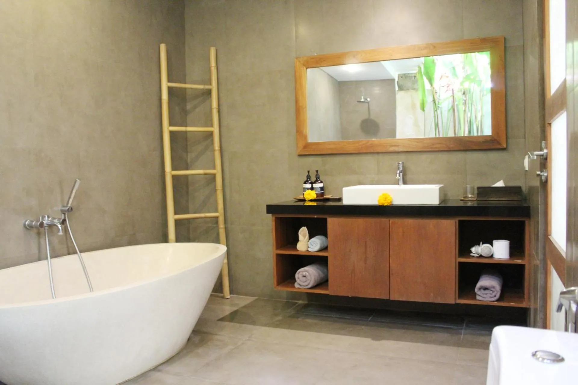 Shower in Villa Kim Seminyak